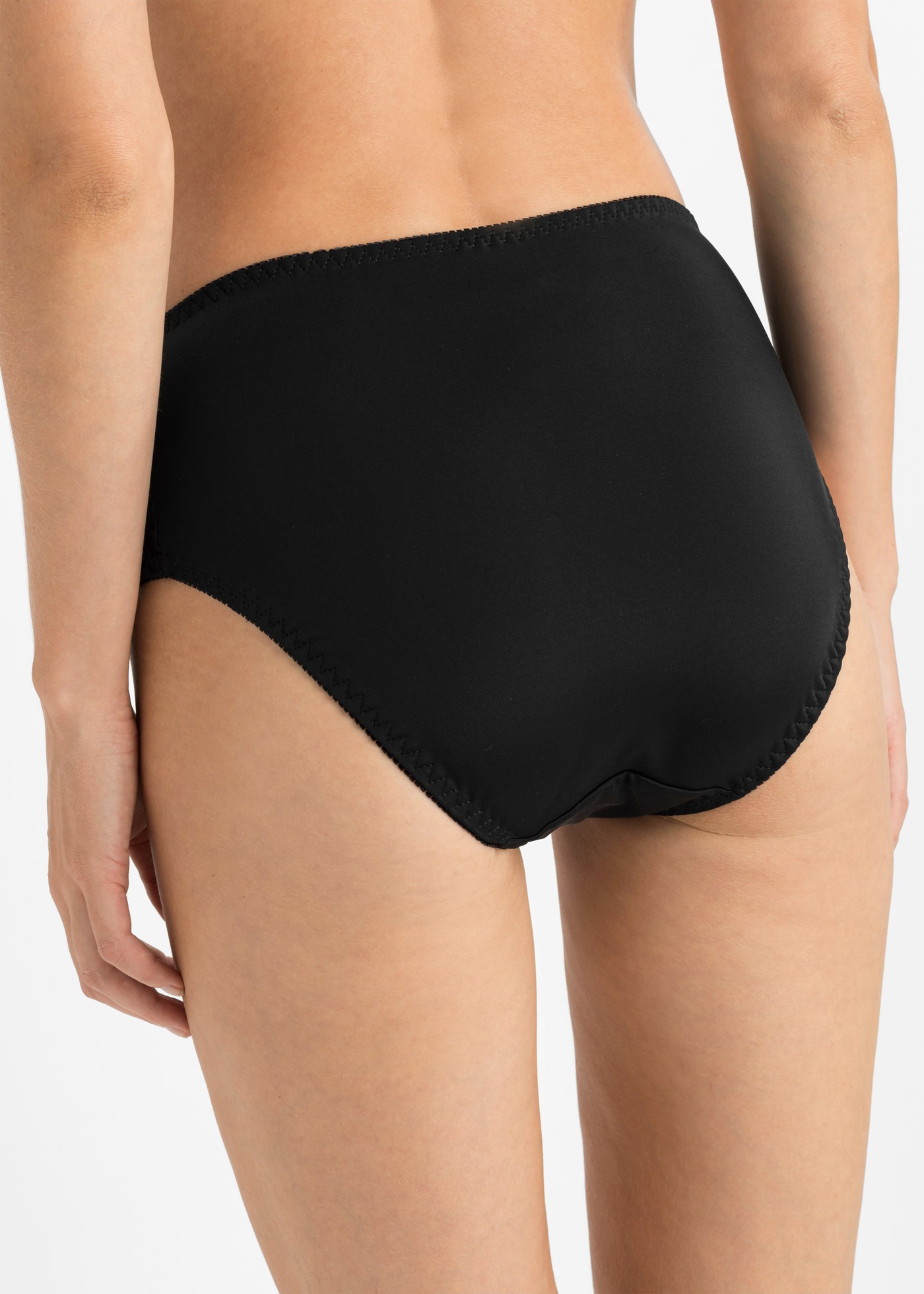 bonprix Maxislip Packung, 2 cuis über die Hüfte geführt, mit floraler Spitze auf der Vorderseite