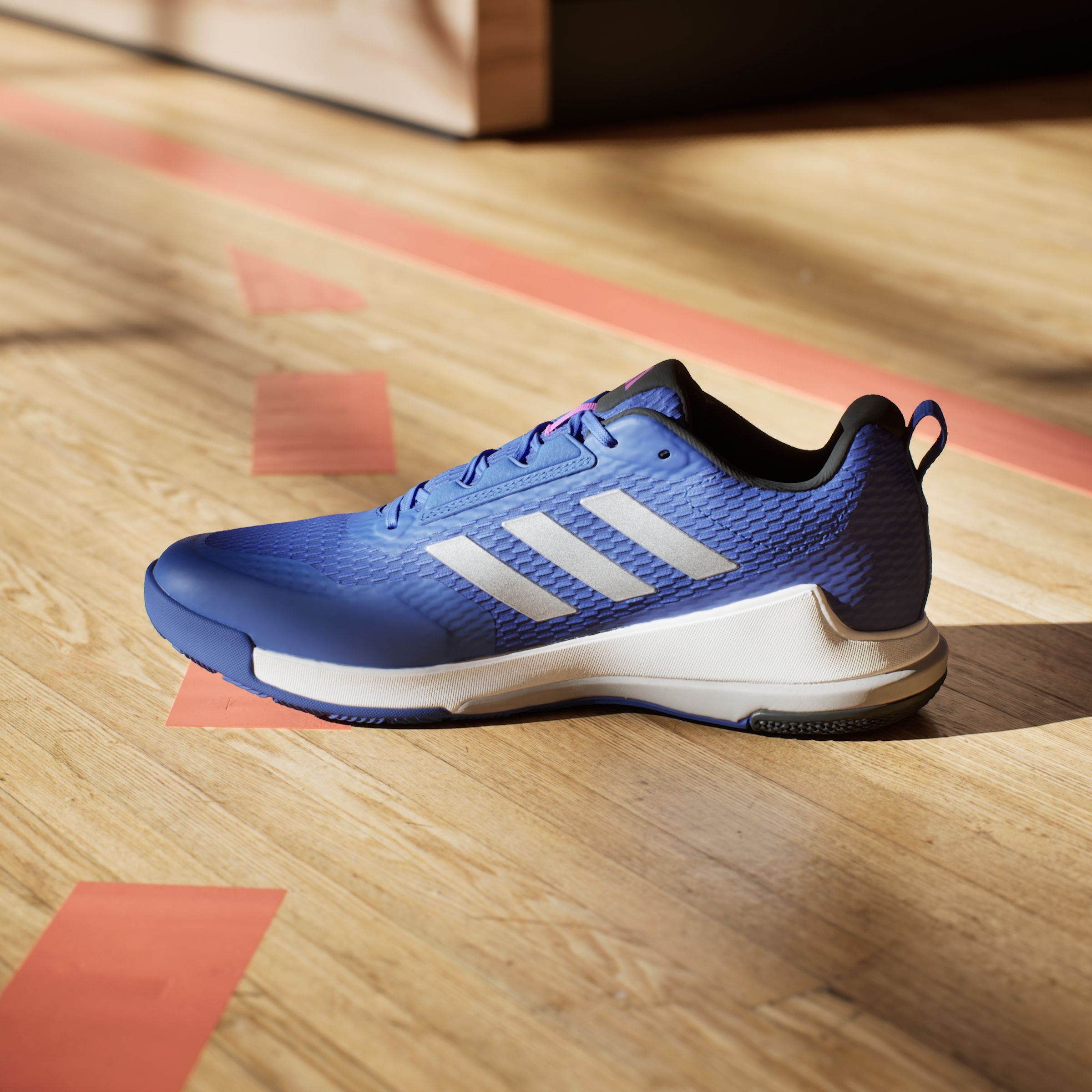 adidas Performance Hallenschuh »NOVAFLIGHT 2 INDOOR«, besonders geeignet für Handball und Volleyball