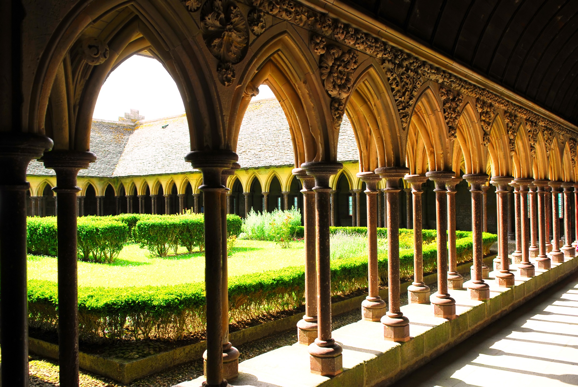 Image of Papermoon Fototapete »Saint Michel Cloister« bei Ackermann Versand Schweiz