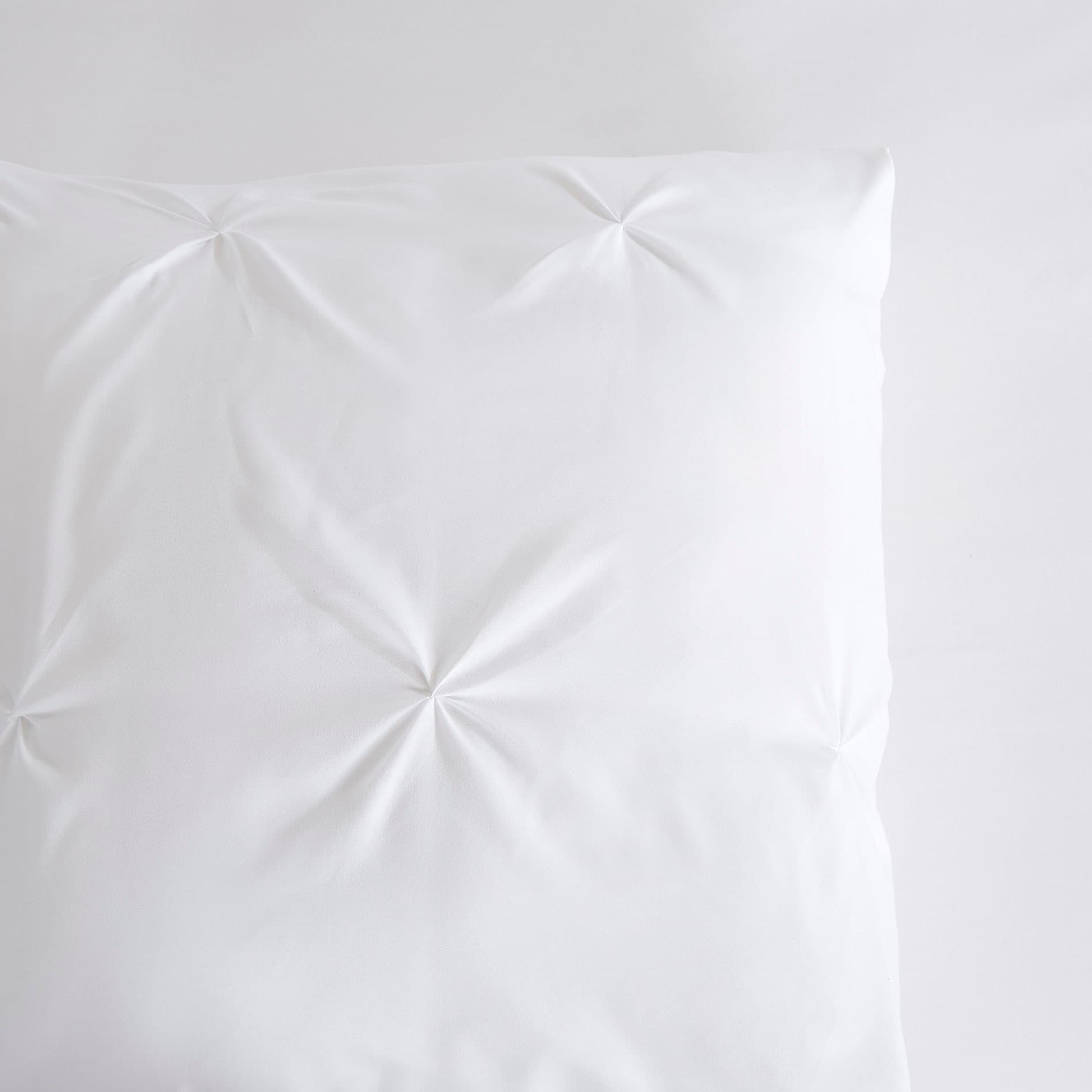 PURE luxury collection Bettwäsche »Elegance«, Mikrofaser, Uni, Stickerei, luxuriöse Falten, Reissverschluss, Grün