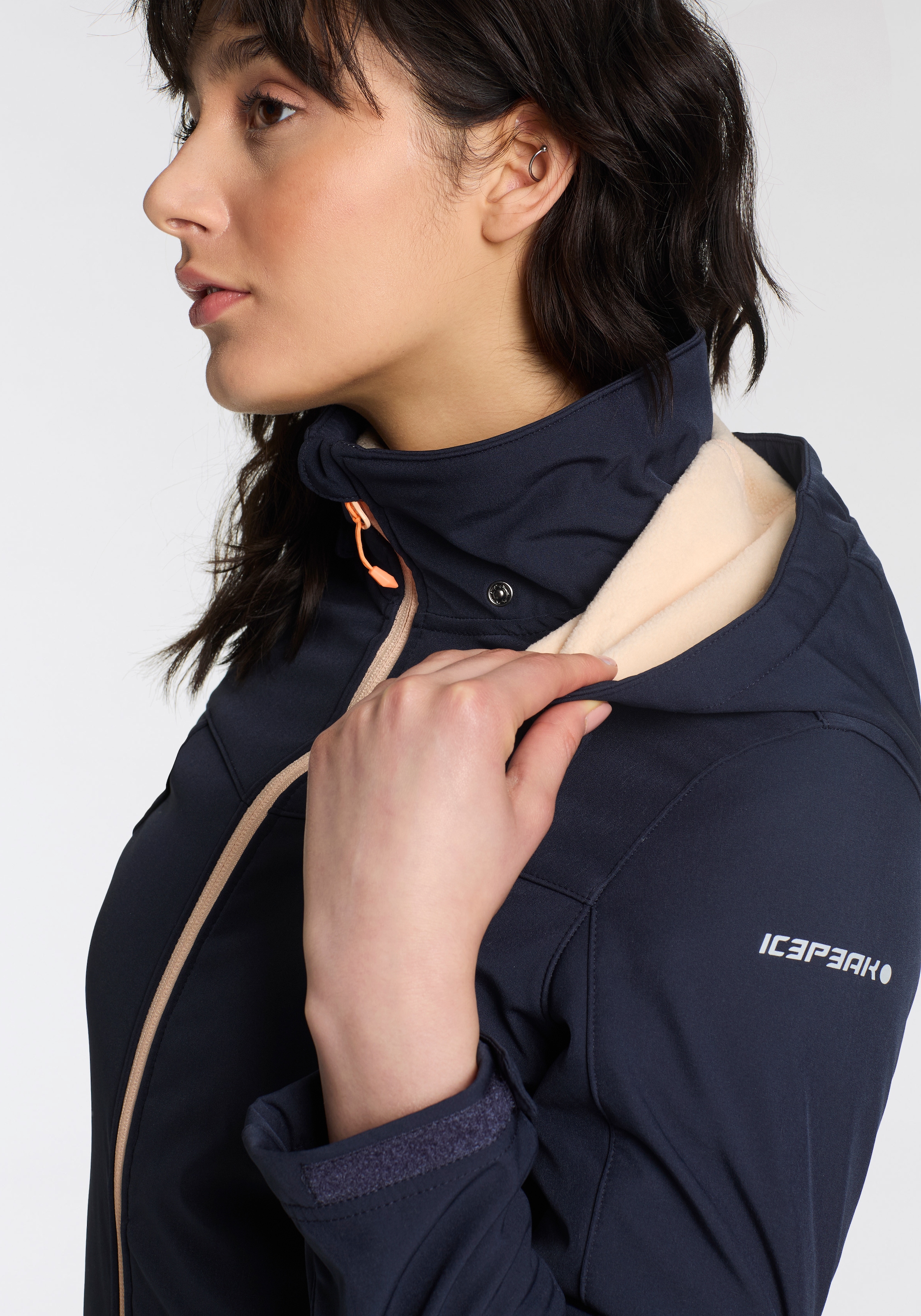 Icepeak Softshelljacke »D SOFTSHELLJACKE BRENHAM«, mit Kapuze, mit hohem Stehkragen