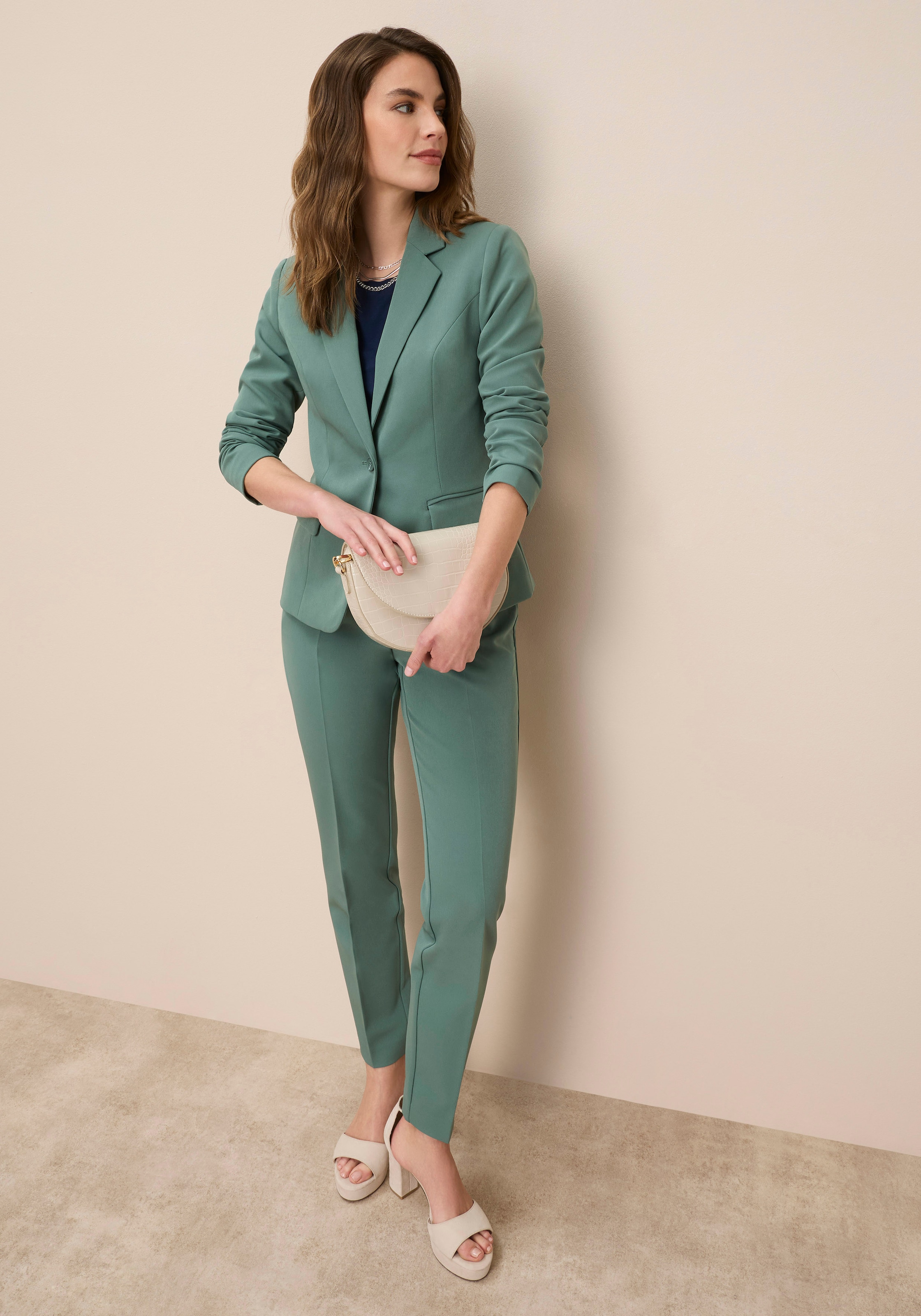 Tamaris Kurzblazer in Trendfarben - mit passender Hose