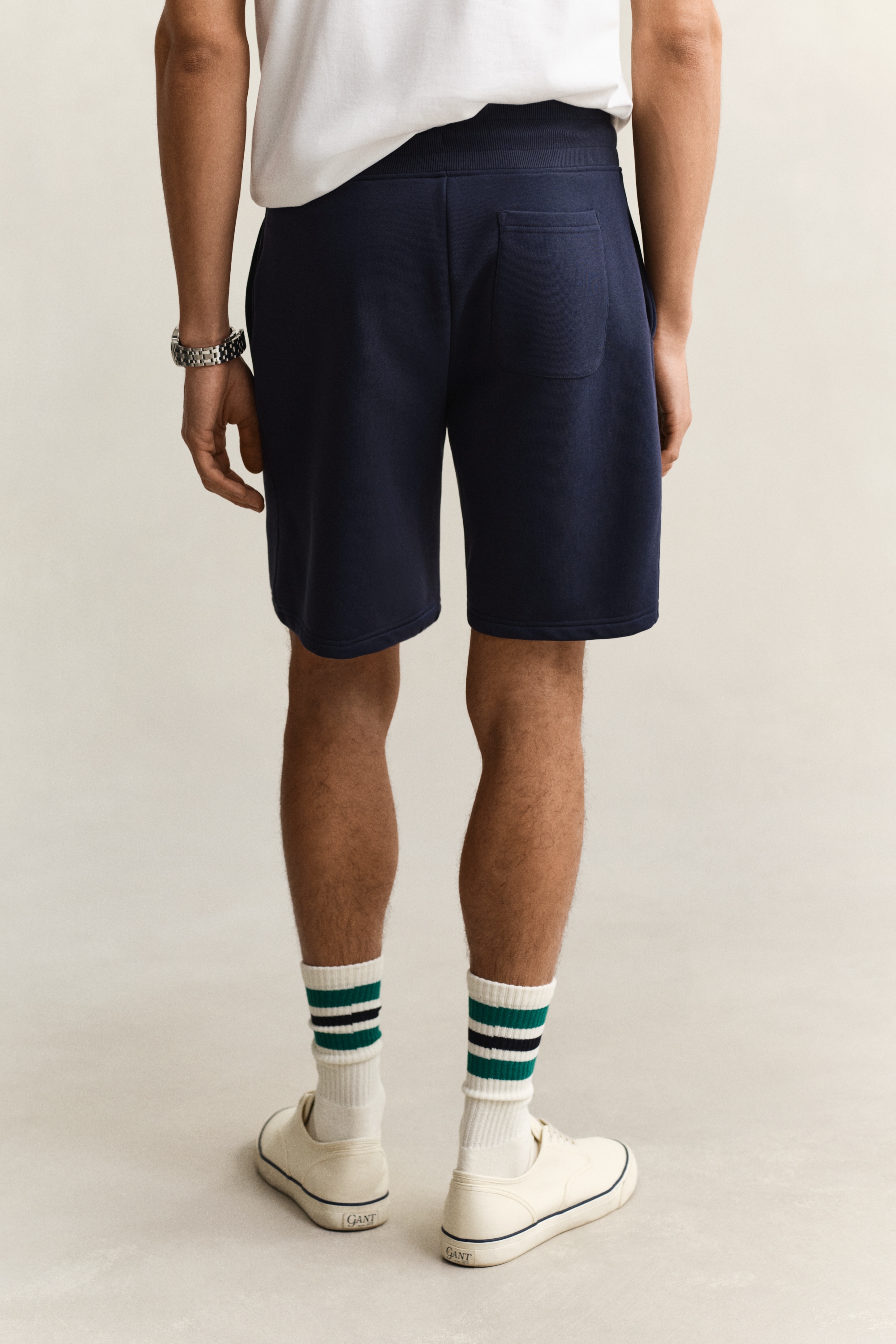 Gant Sweatshorts »REG SHIELD SWEAT SHORTS«  avec petite broderie logo sous la poche passe-main