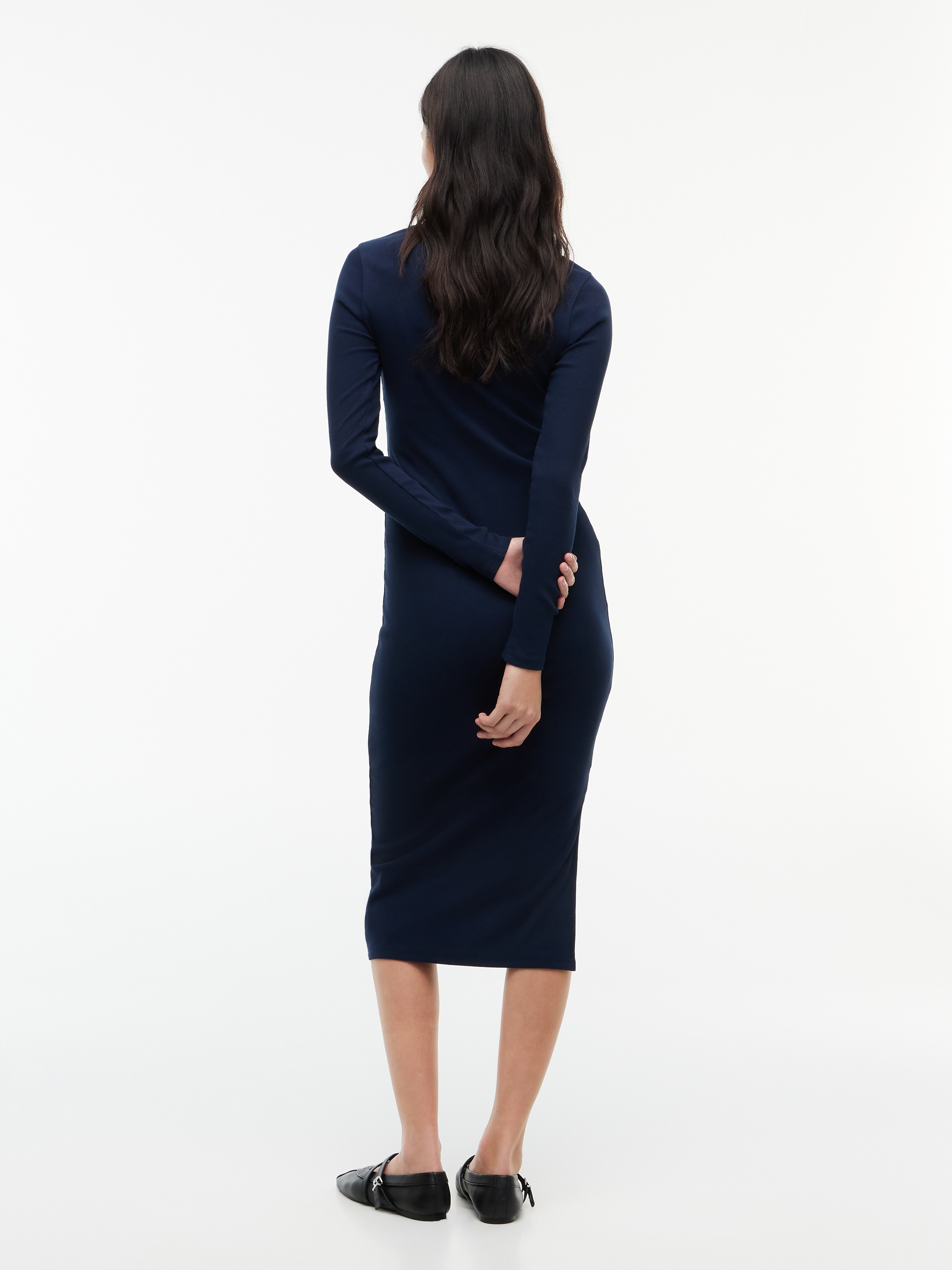 Tommy Jeans Robe en jersey »TJW TURTLNCK BODYCON MIDI DRESS« mélange de coton, ajusté