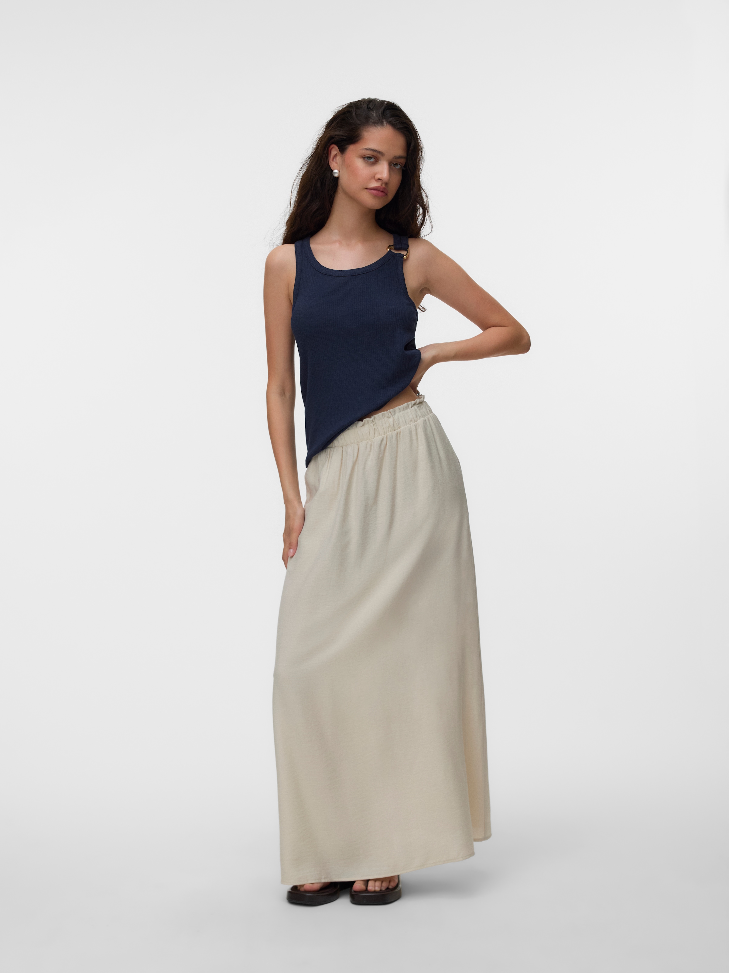 Vero Moda Débardeur »VMKIKI S/L O-NECK TOP JRS BTQ« mélange viscose, coupe régulière