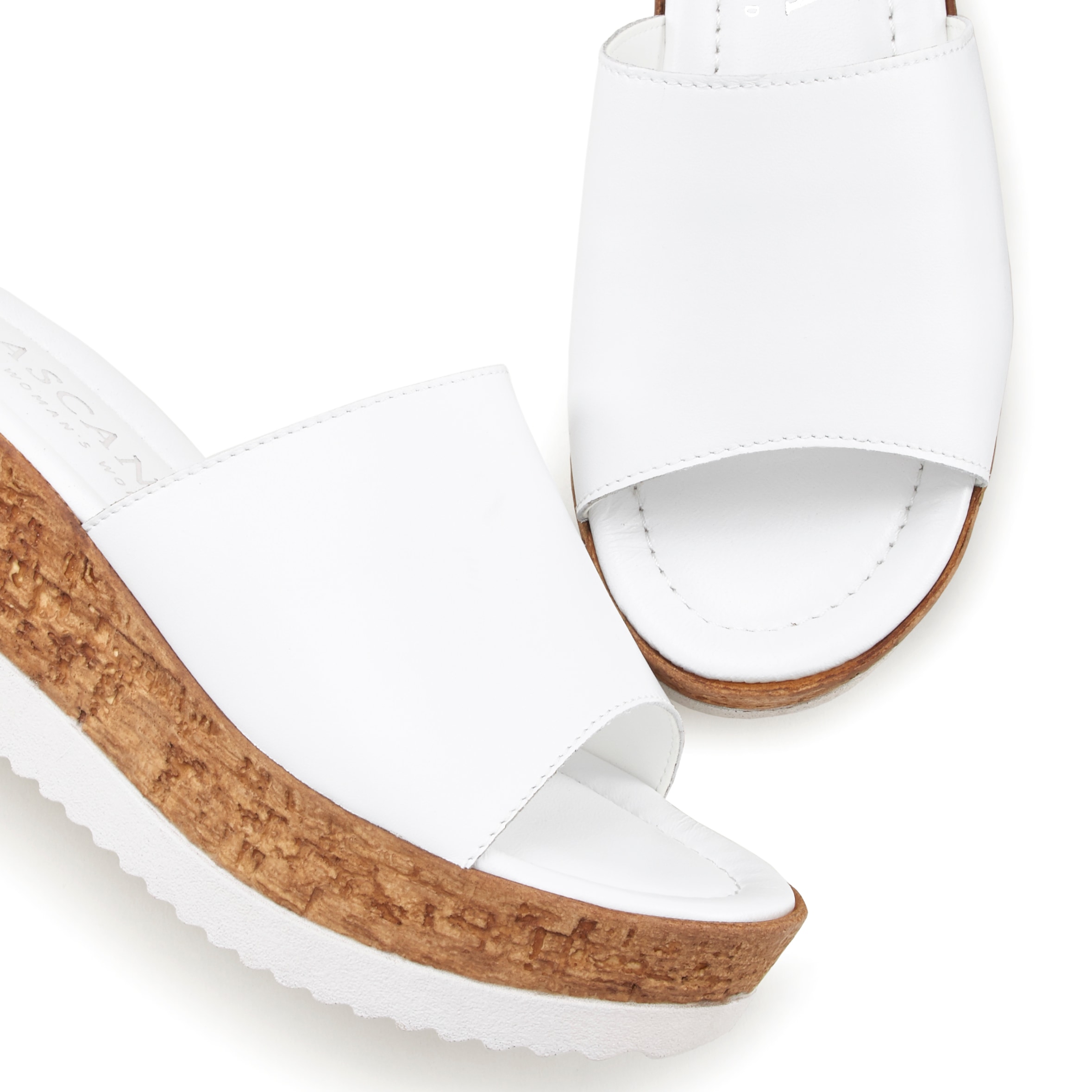 LASCANA Pantolette »Sommerschuh,«, Mule, Sandale, offener Schuh aus Leder mit Keilabsatz