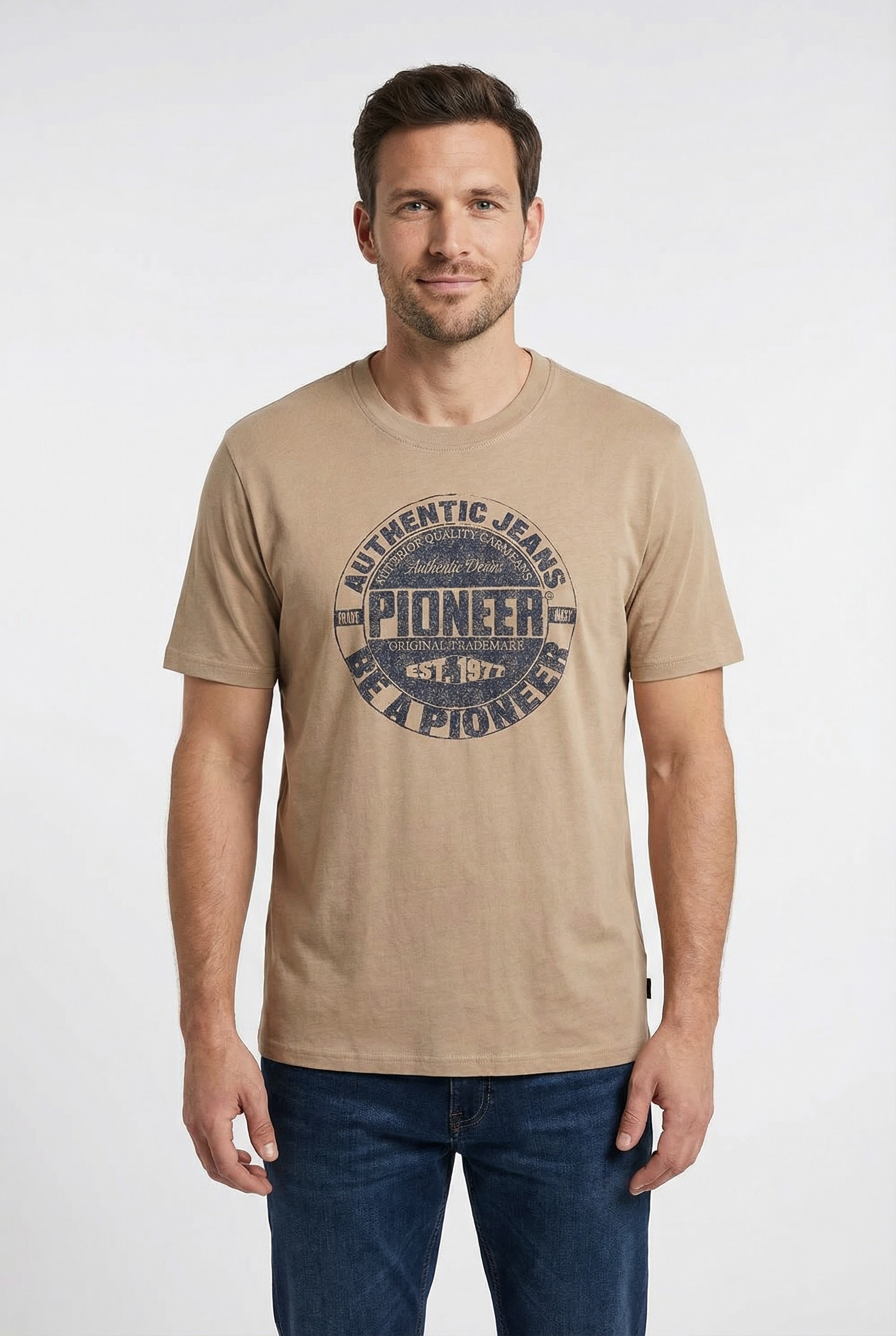 Image of Pioneer Authentic Jeans T-Shirt in normaler Passform