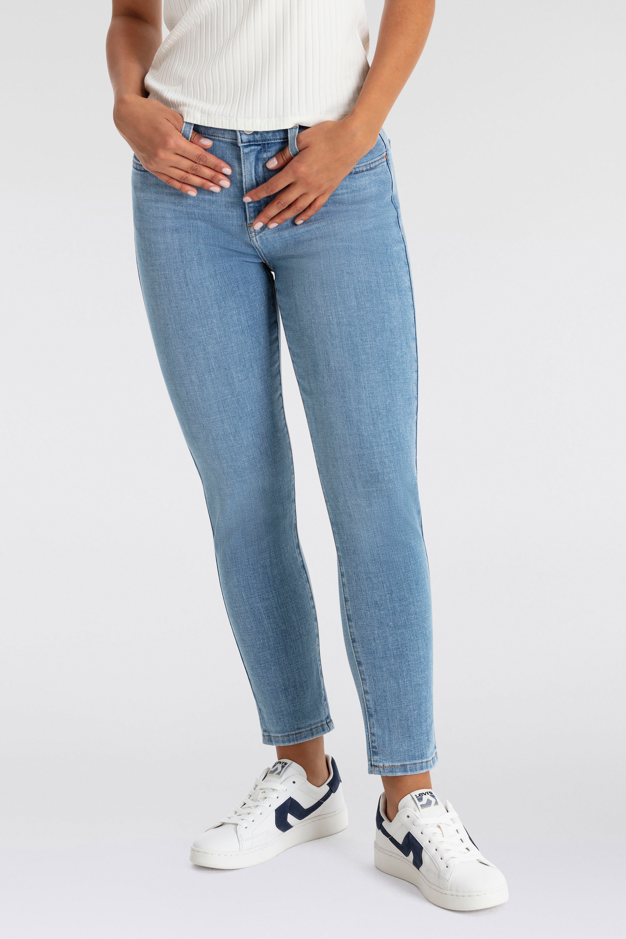 Image of Levis Boyfriend-Jeans "MID RISE BOYFRIEND"