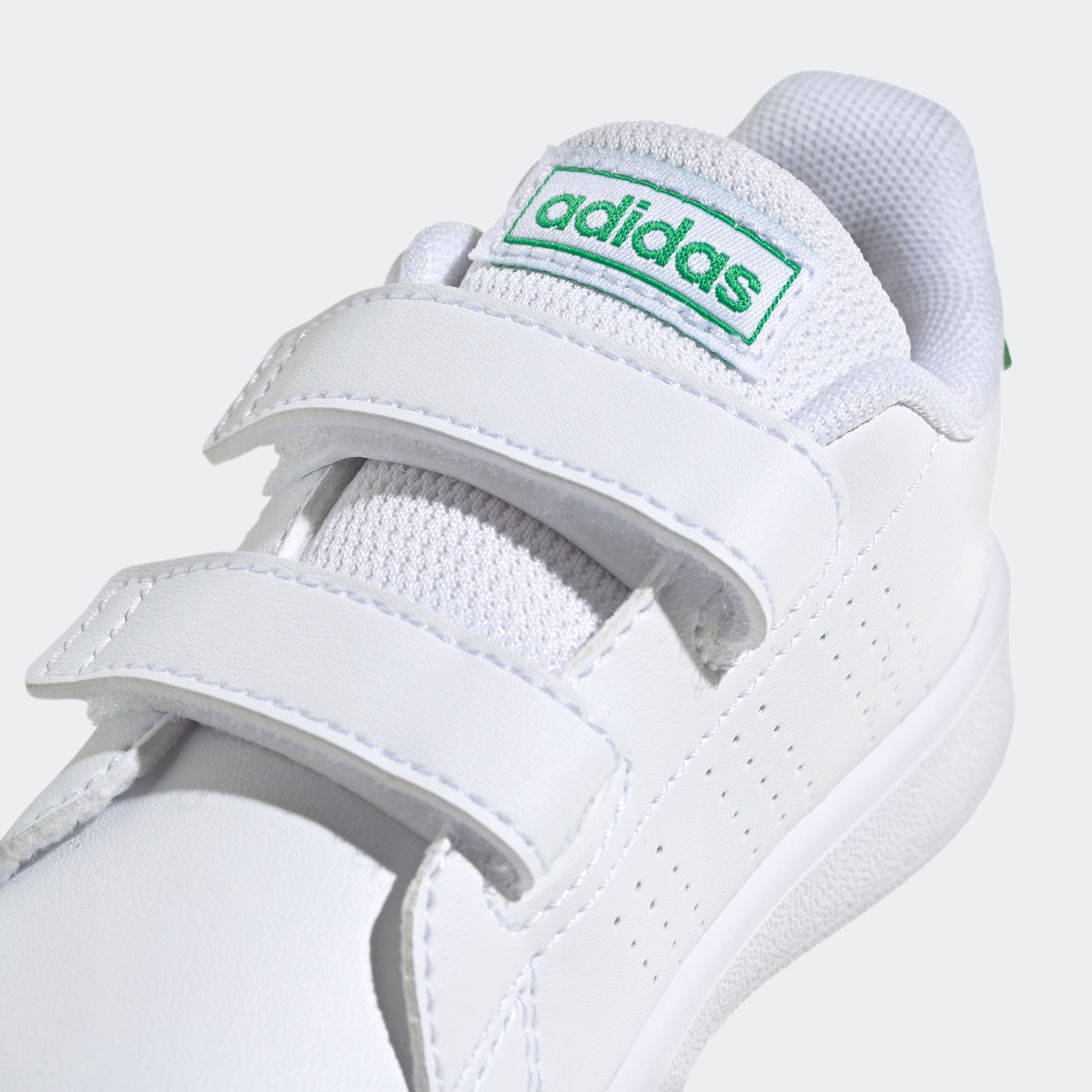 adidas Sportswear Sneakers »ADVANTAGE LIFESTYLE COURT TWO HOOK-AND-LOOP«  Design inspiré des adidas Stan Smith, pour enfants