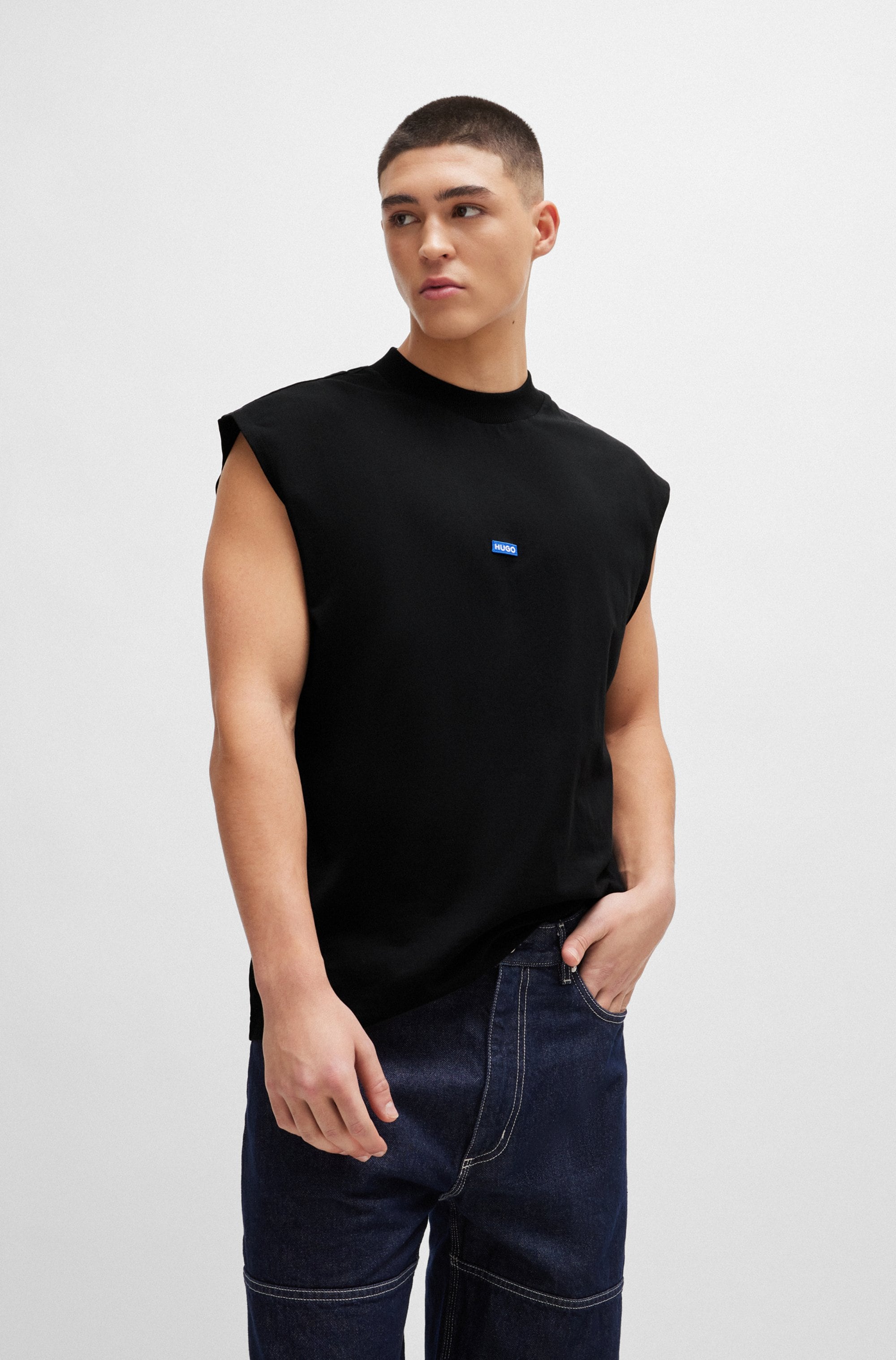 HUGO T-shirt »Navertz« avec étiquette Hugo