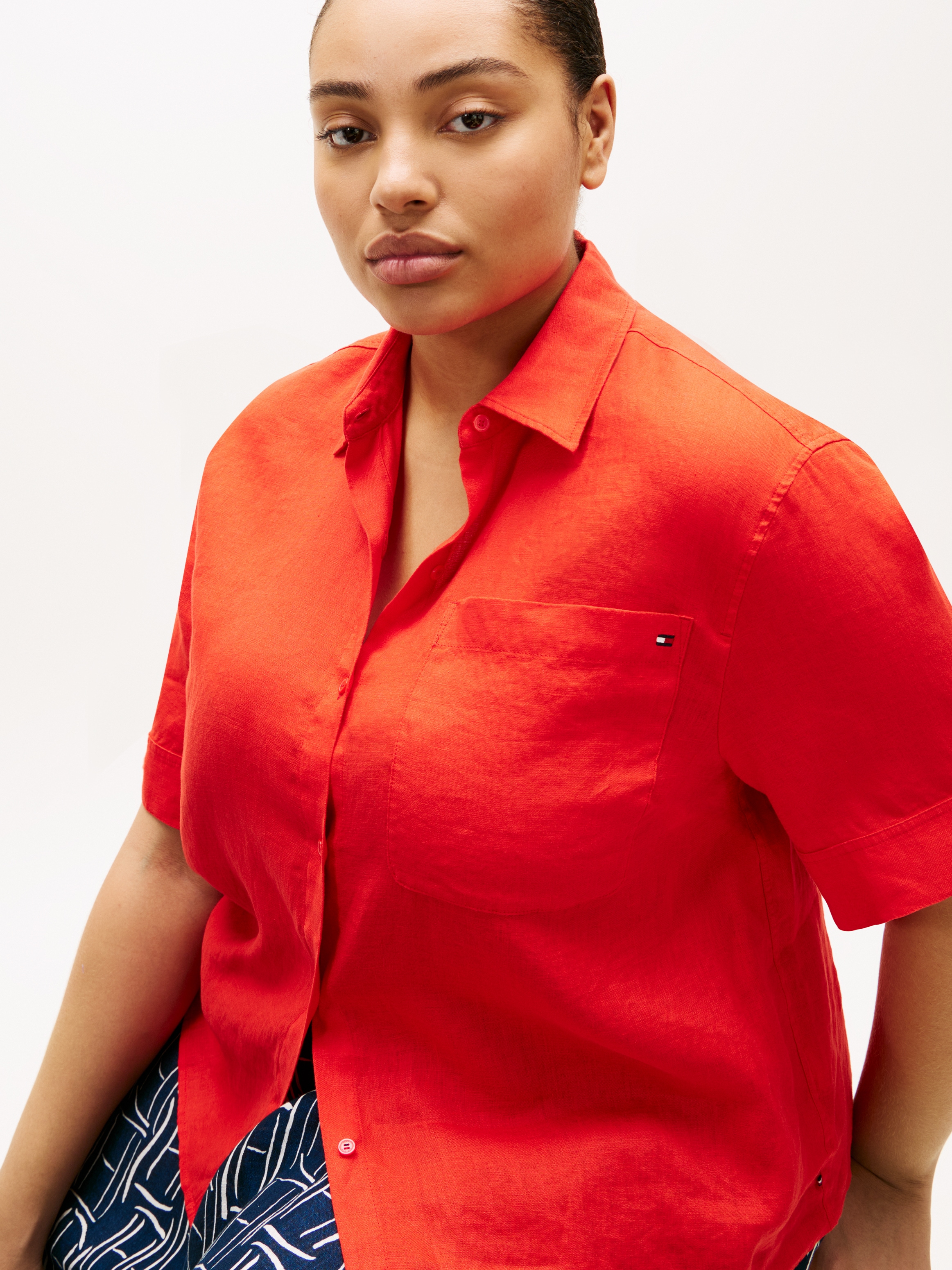 Tommy Hilfiger Curve T-shirt à manches courtes »CRV ESS LINEN SHIRT WITH SS« in grossen Grössen