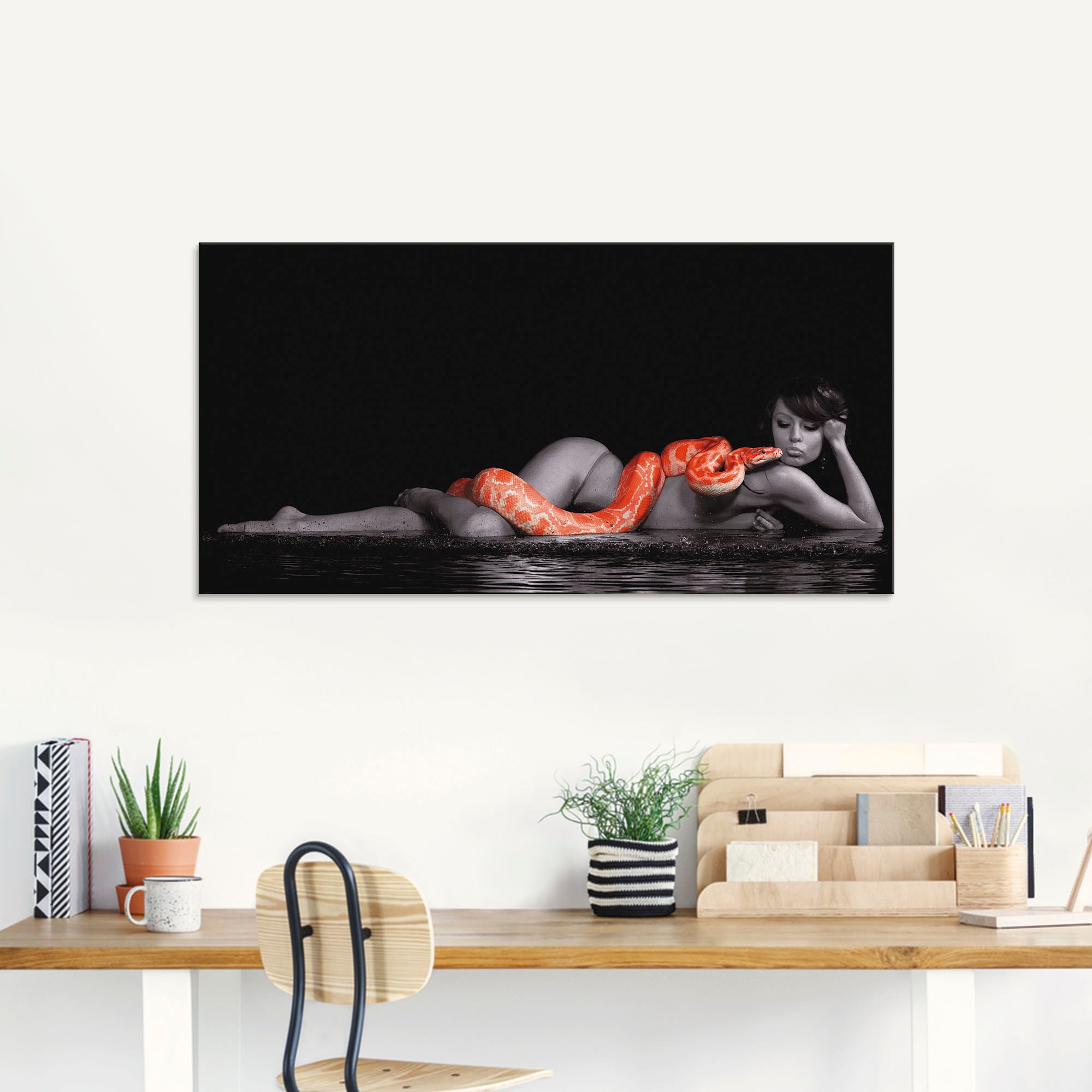 Artland Glasbild »Frau in Wasser liegend mit roter Python«, Frau, (1 St.), in verschiedenen Grössen