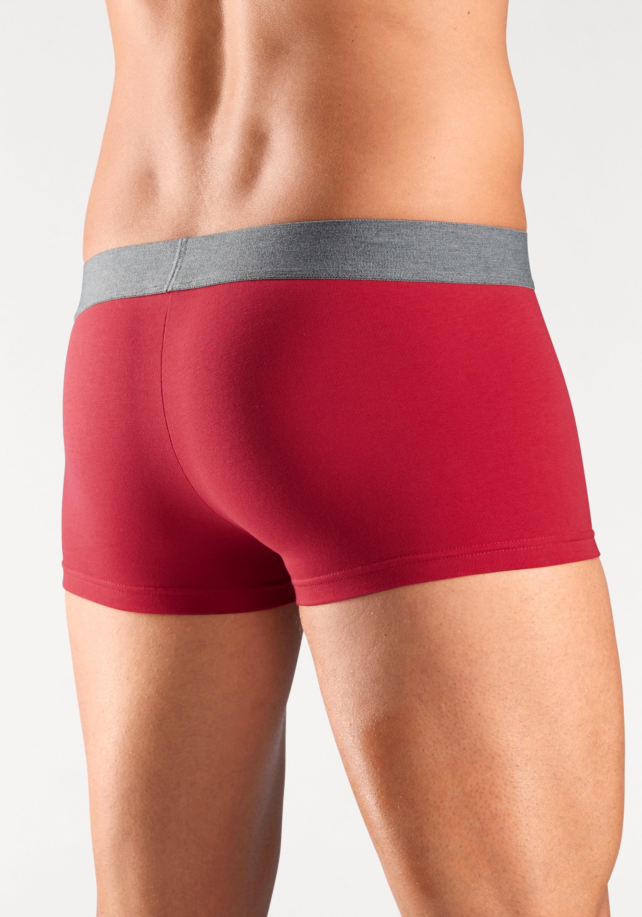 s.Oliver Boxershorts, (Packung, 4 St.), in auf Hipster-Form mit versandkostenfrei Webbund kontrastfarbenem