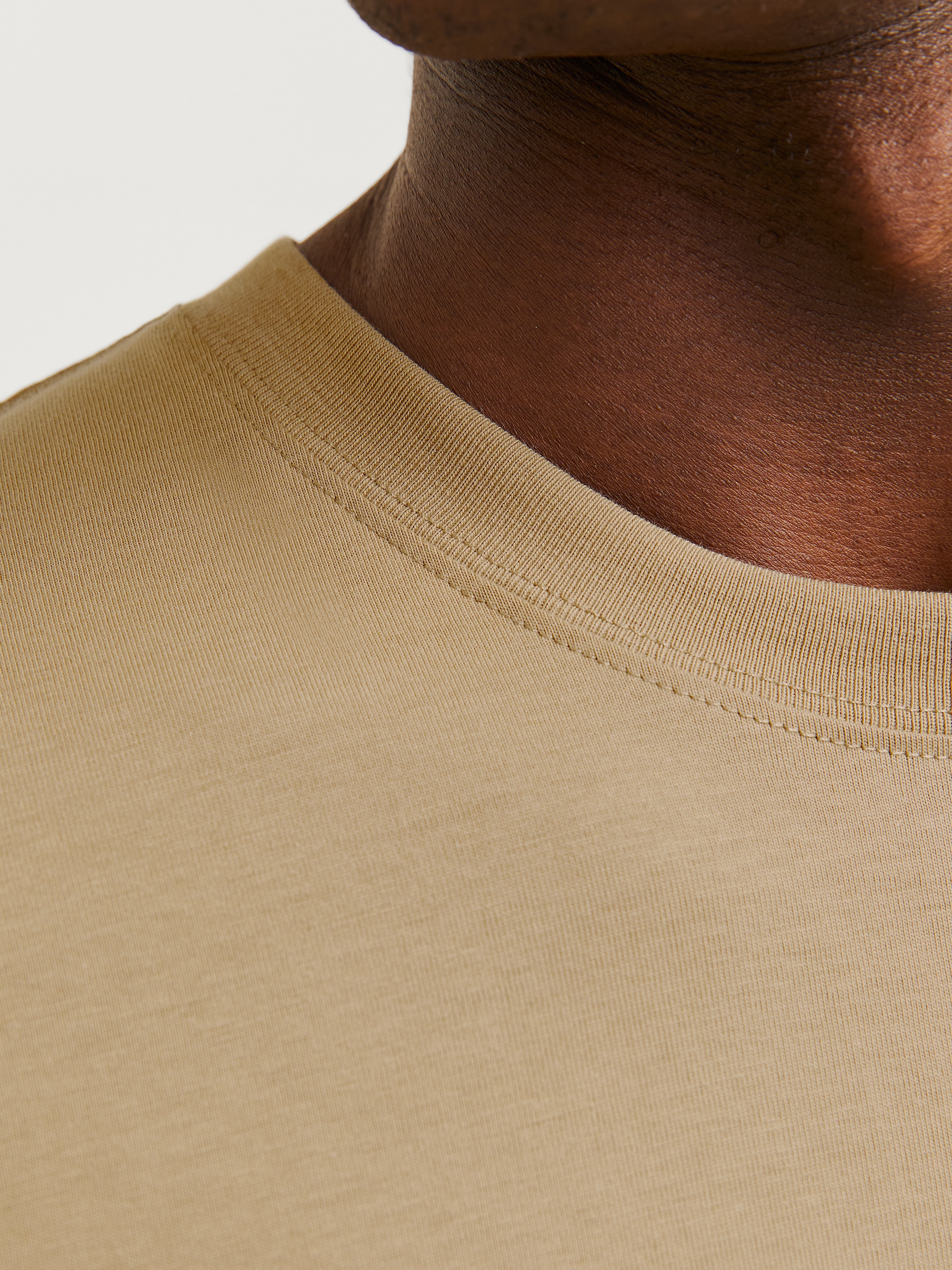 Jack & Jones Rundhalsshirt »JJECHARGE TEE O-NECK NOOS«, mit Rundhalsausschnitt