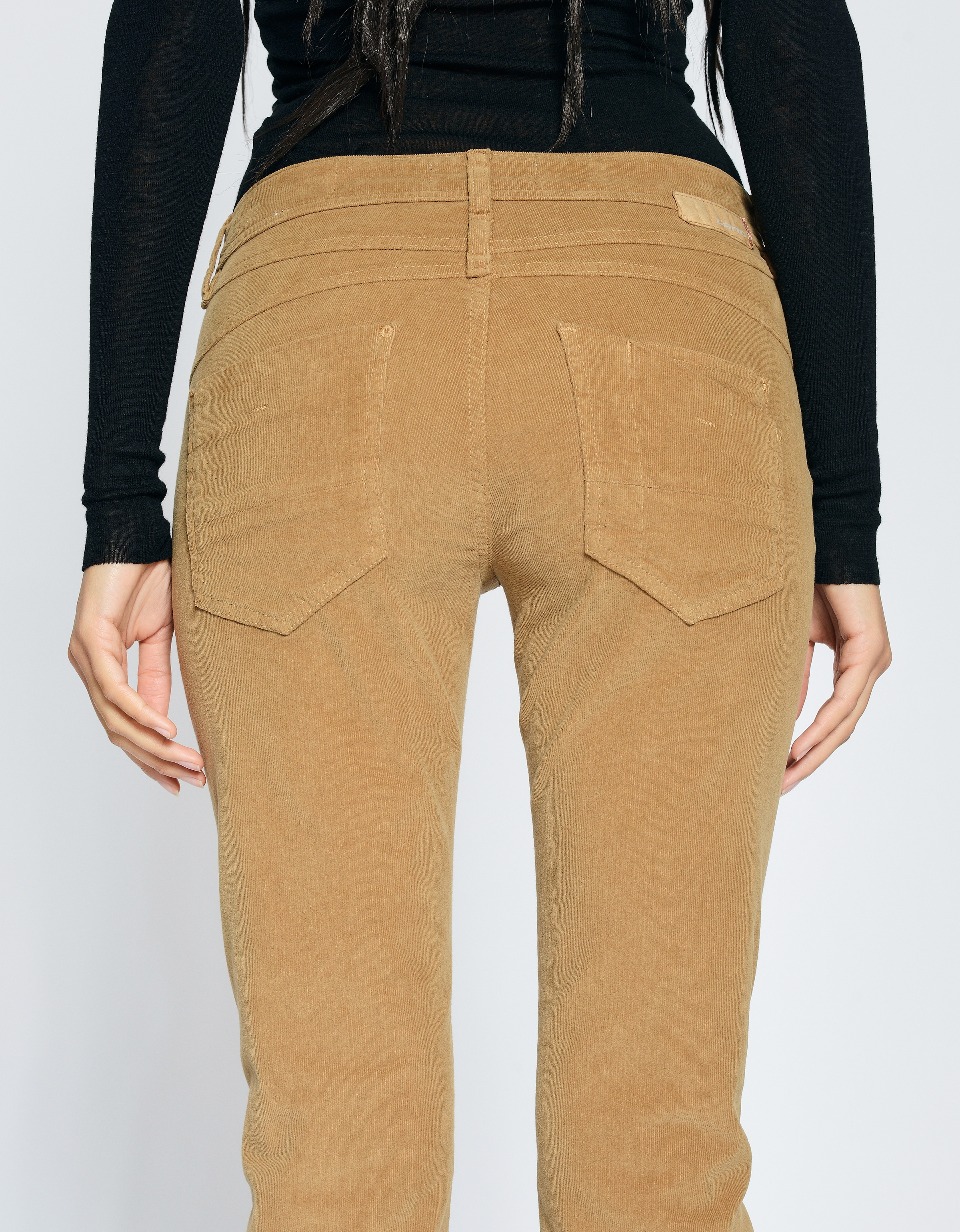 GANG Cordhose »94AMELIE CROPPED«, mit doppelter rechter Gesässtasche