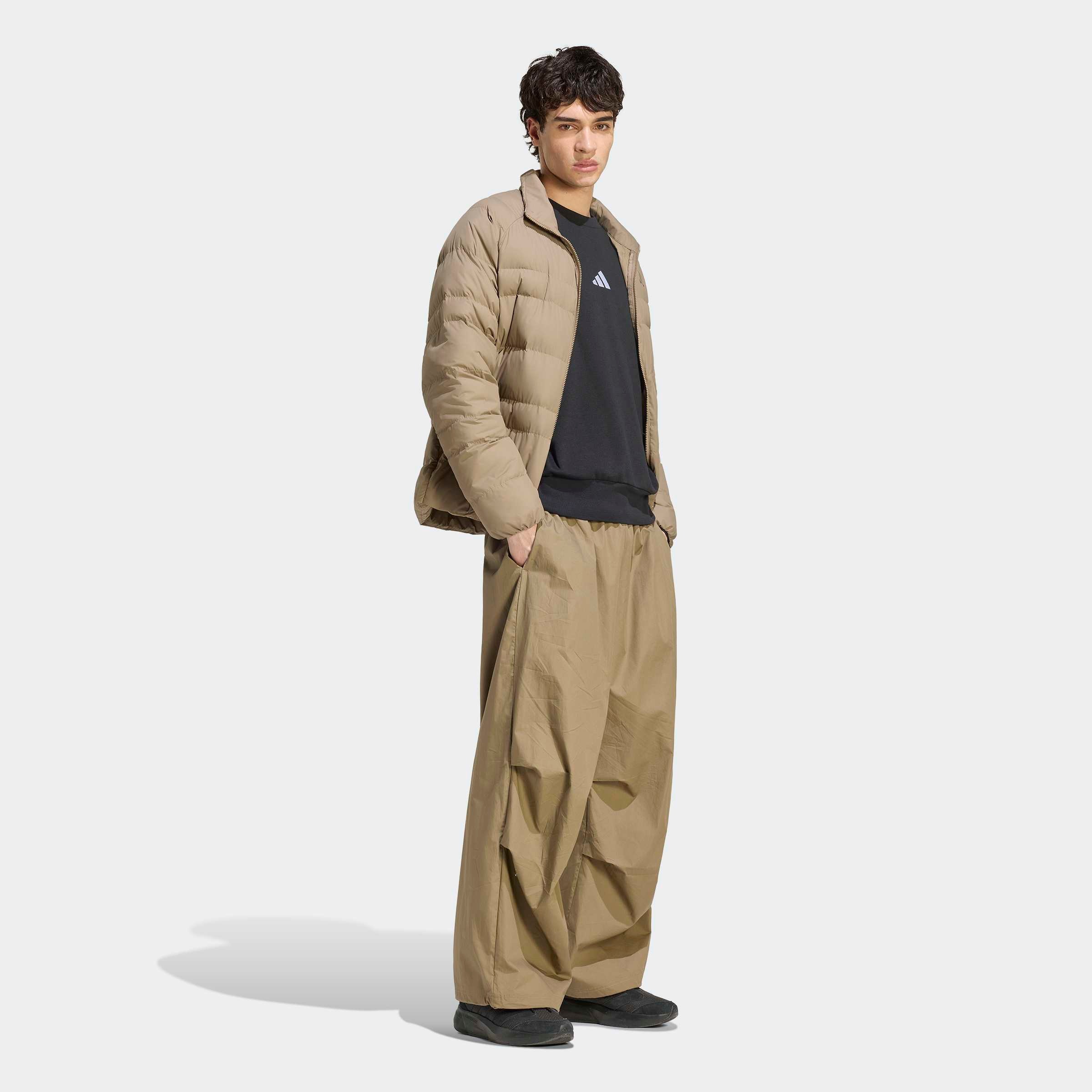 adidas Sportswear Veste d'extérieur »ESSENTIALS, VERSTAUBAR« sportlicher Stil, für Outdoor-Aktivitäten