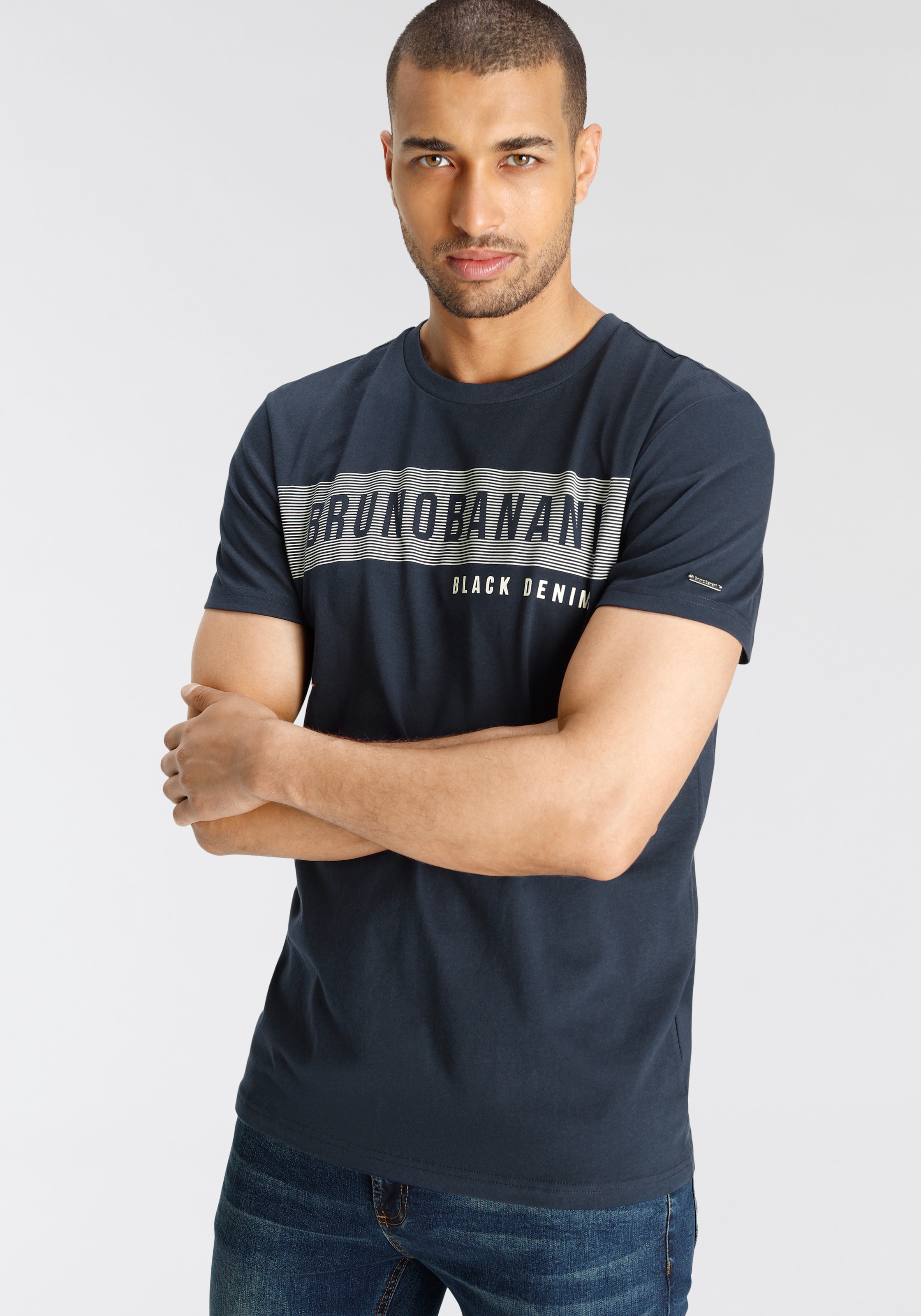 Bruno Banani T-Shirt, kurzärmelig, schmal geschnitten, Rundhalsausschnitt