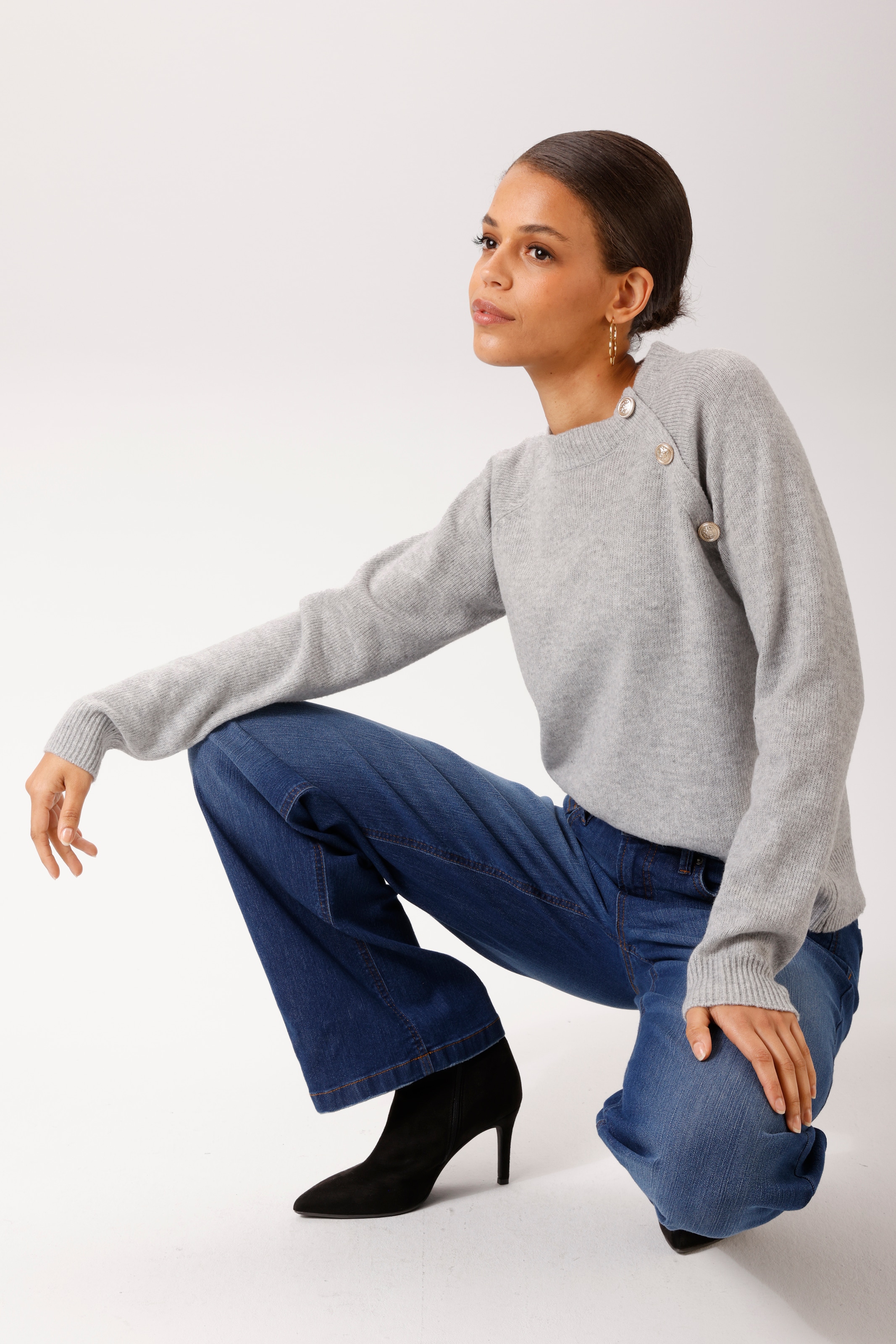 Aniston CASUAL Pull en tricot avec boutons décoratifs embossés - NOUVELLE COLLECTION