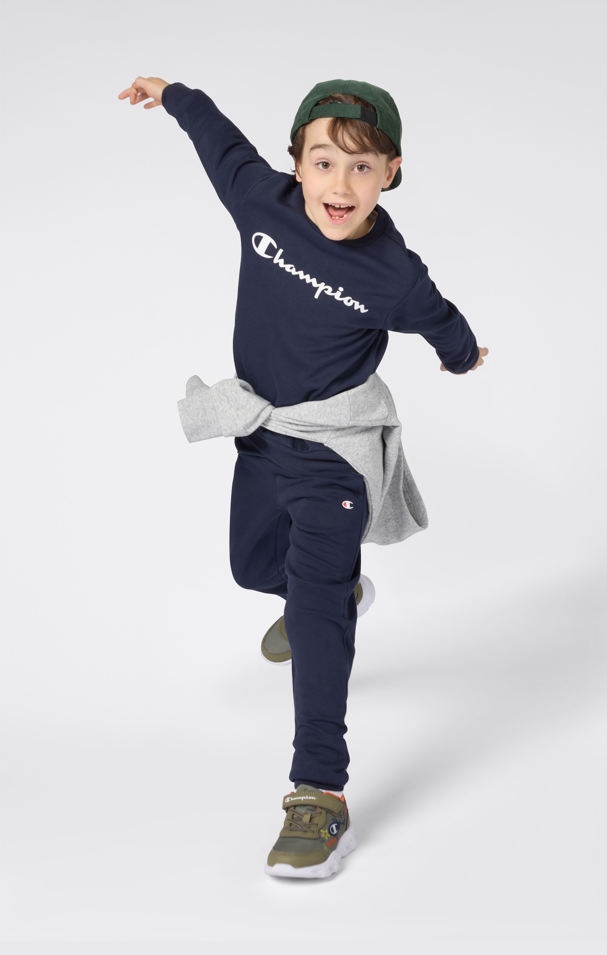 Champion Sweatshirt »SPORTWEAR CREWNECK Standard Fit«, für Kinder, sportlicher Stil, Rundhalsausschnitt, ohne Verschluss
