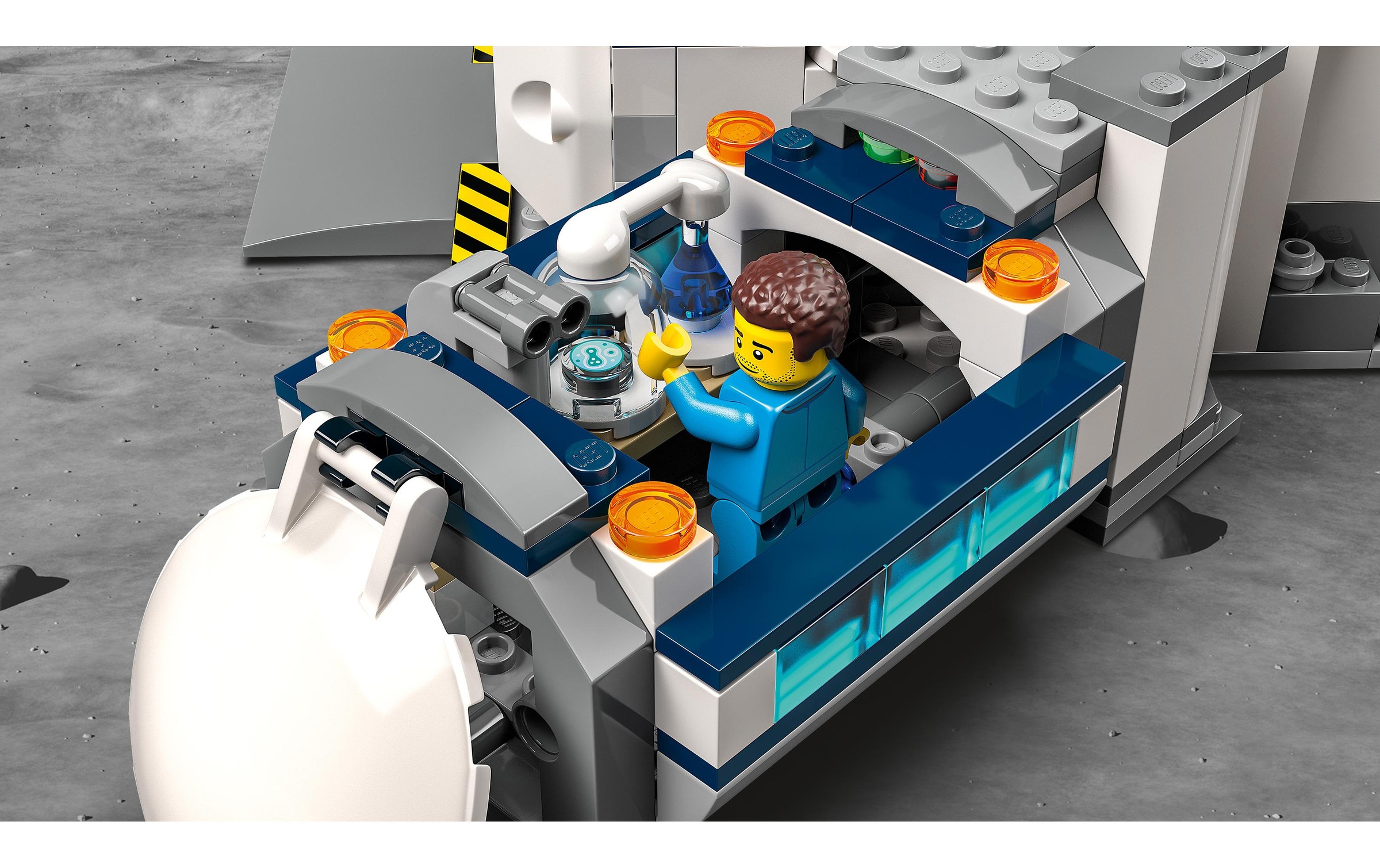 LEGO® Spielbausteine »Mond-Forschungsbasis 603«, (786 St.)