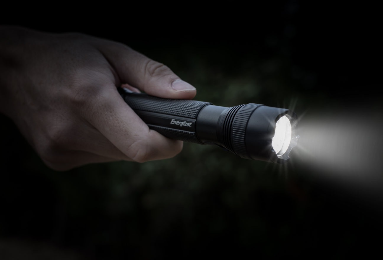 Energizer Taschenlampe »Tactical Rechargeable 700 Lumen«, (1 St.), wiederaufladbar über USB