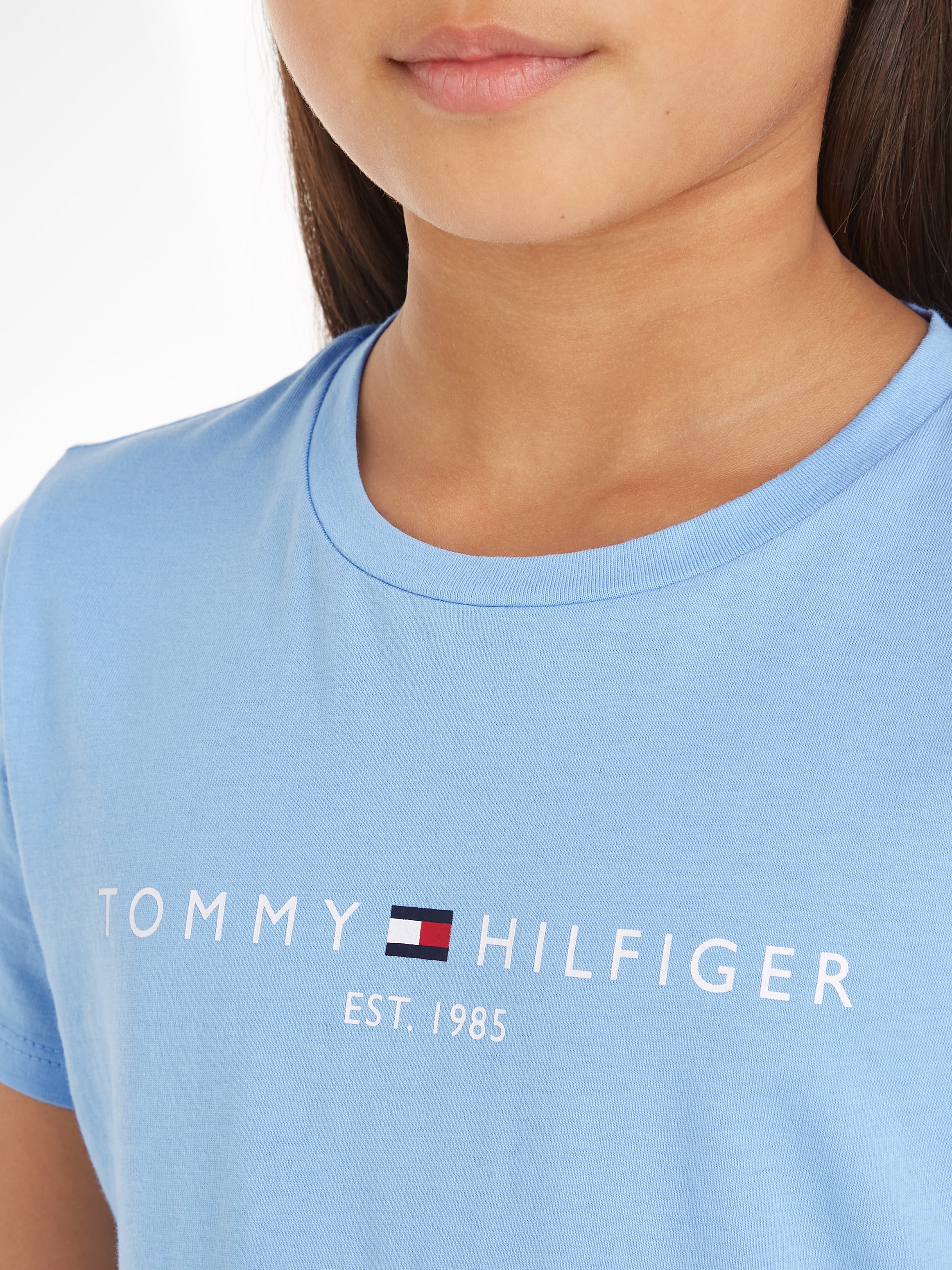 Tommy Hilfiger Kurzarmshirt »ESSENTIAL TEE S/S«, mit Tommy Hilfger Markenlabel