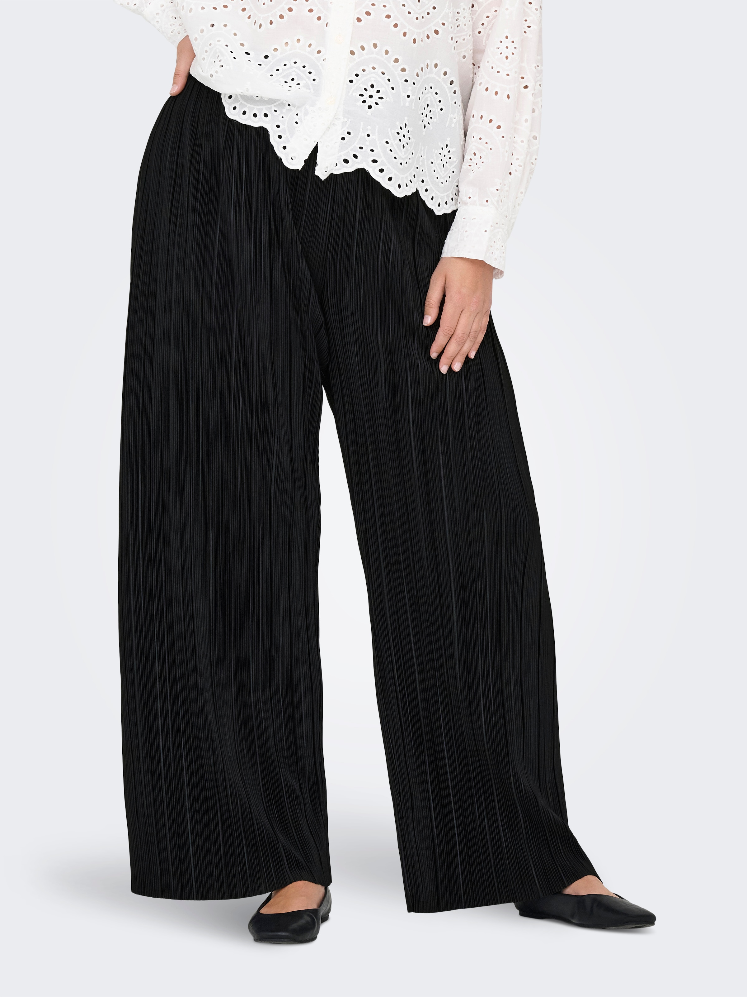 Image of ONLY CARMAKOMA Schlupfhose "CARRAVENNA PLISSE PANT JRS NOOS" Sommerhose, mit Plisseefalten