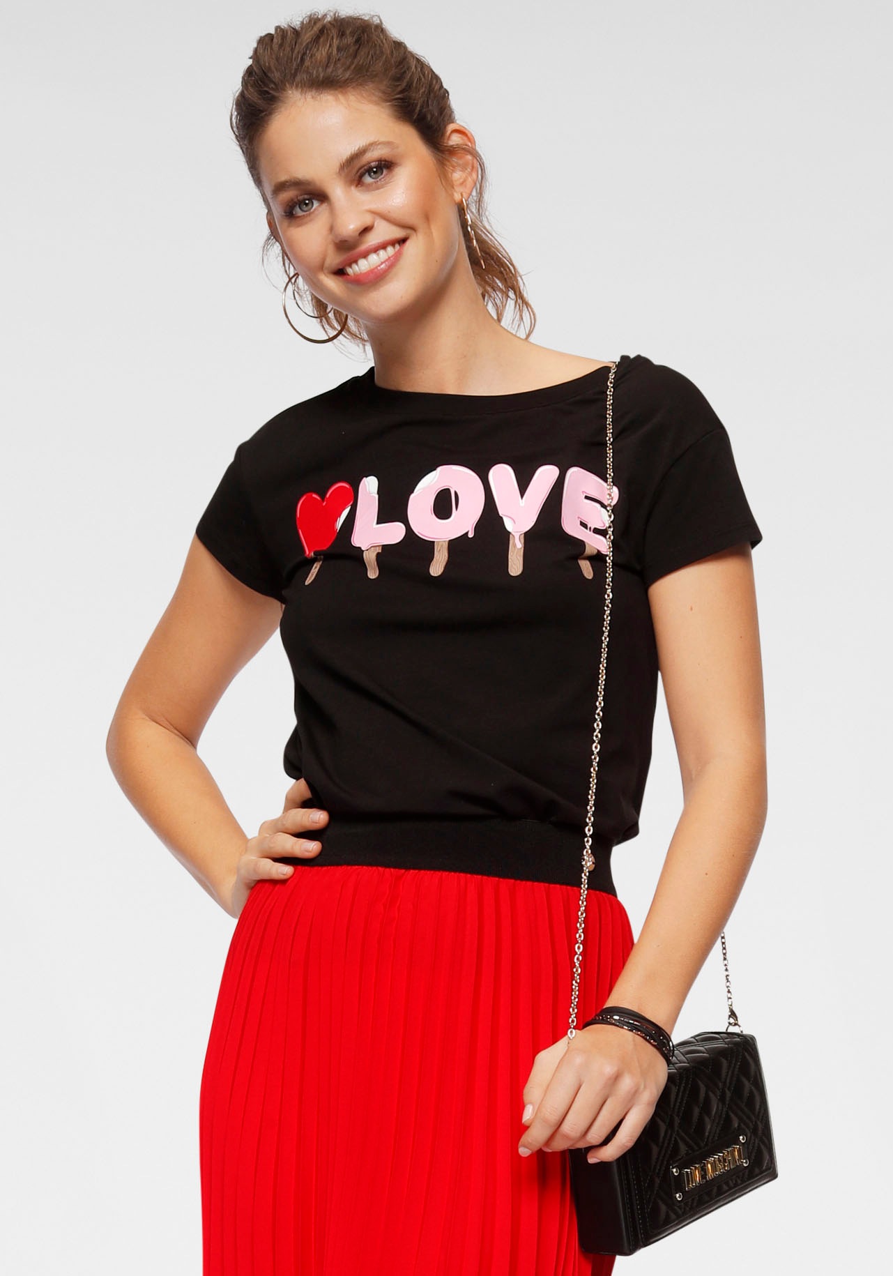 Image of LOVE MOSCHINO Print-Shirt, mit Statement-Print und Pailletten bei Ackermann Versand Schweiz