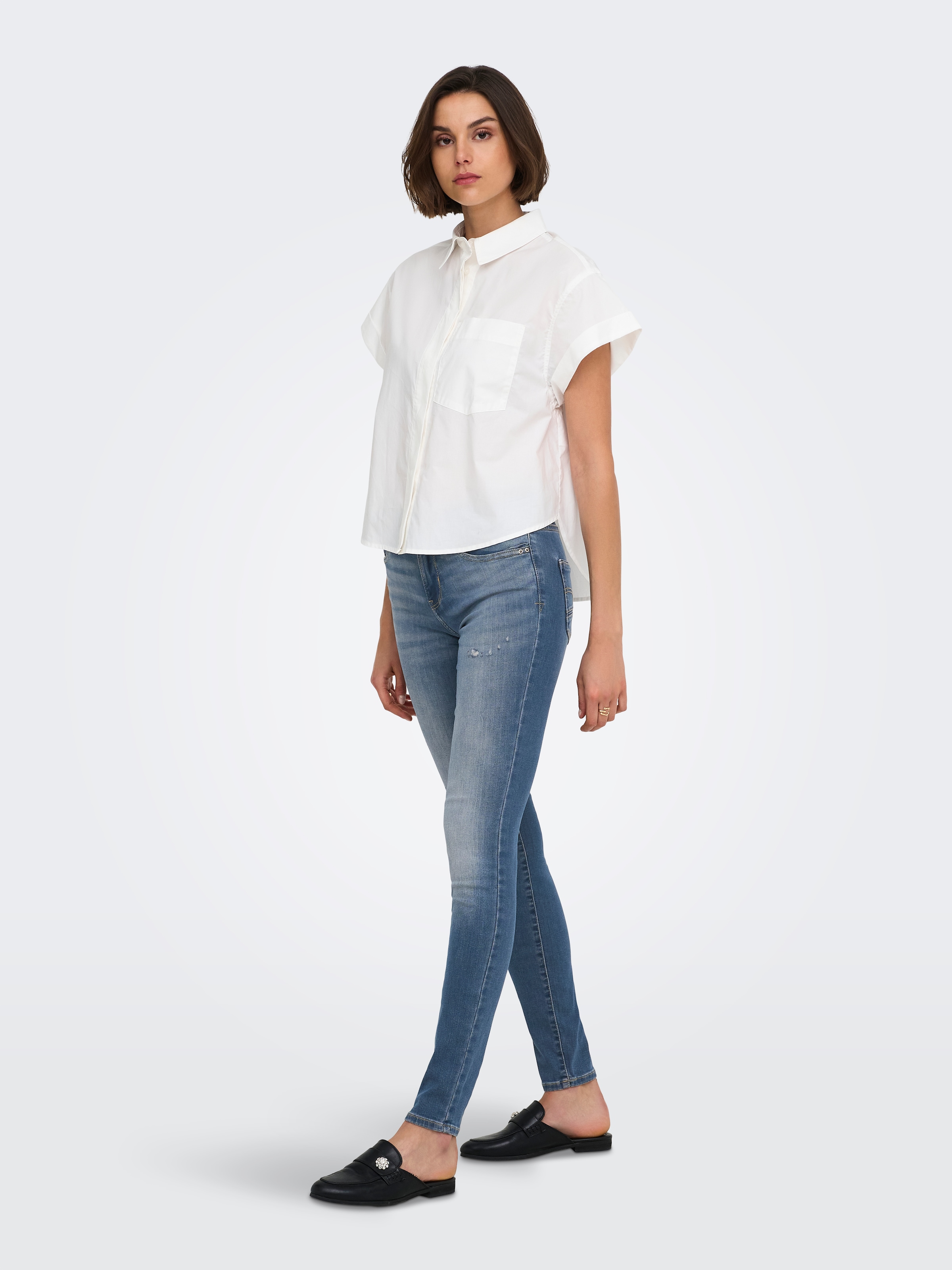 ONLY Jeans skinny »ONLBLUSH MW SK DET DES BACK EMB DNM« Mélange de coton, détails déchirés, broderie sur la poche arrière
