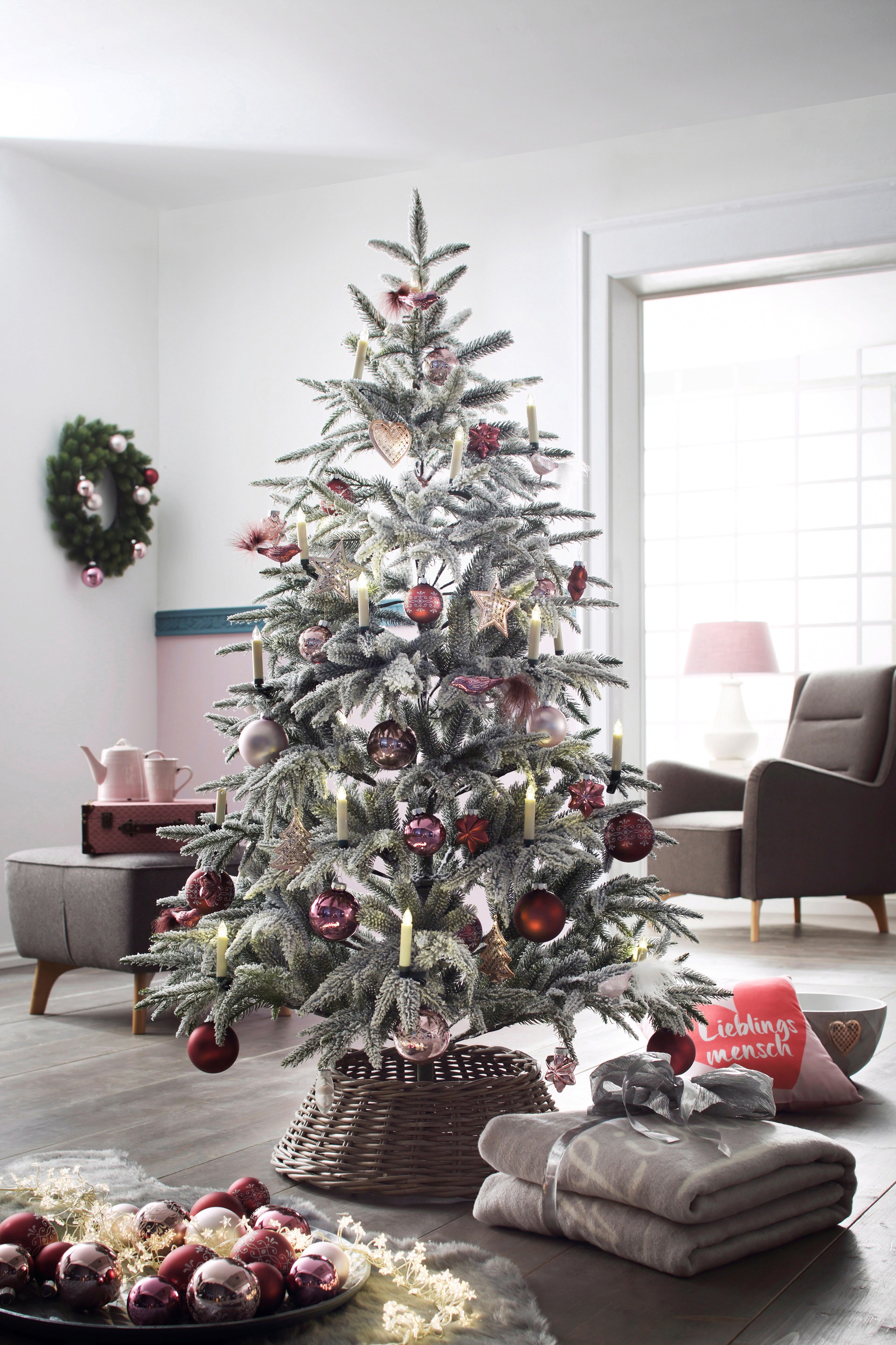 my home Künstlicher Weihnachtsbaum Schnee, »Weihnachtsdeko mit künstlicher Christbaum, Metallständer Tannenbaum«, aussen, Edeltanne, maintenant inkl