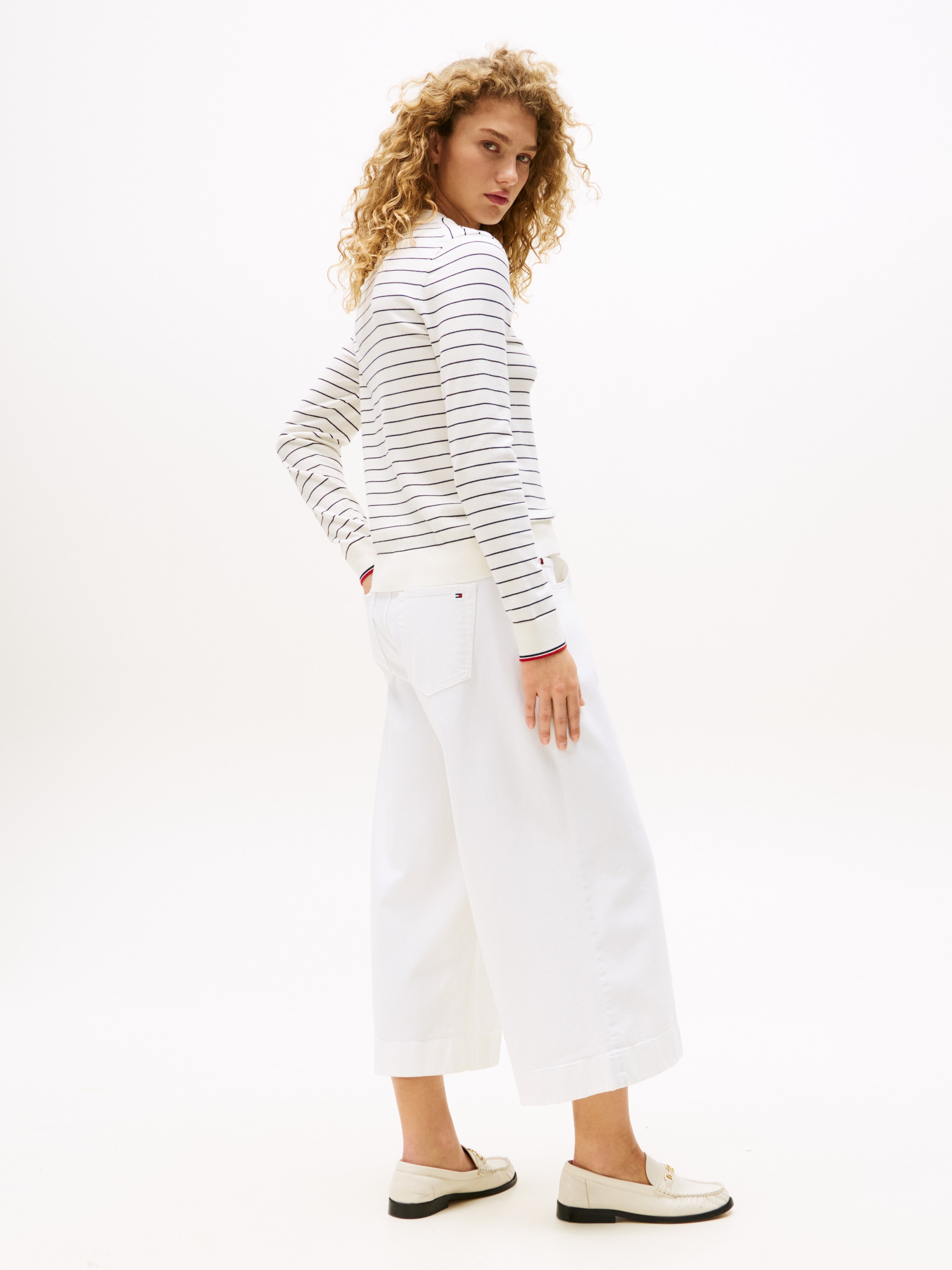 Tommy Hilfiger Rundhalspullover »CO JERSEY STITCH LS C-NK SWT« mit Logostickerei
