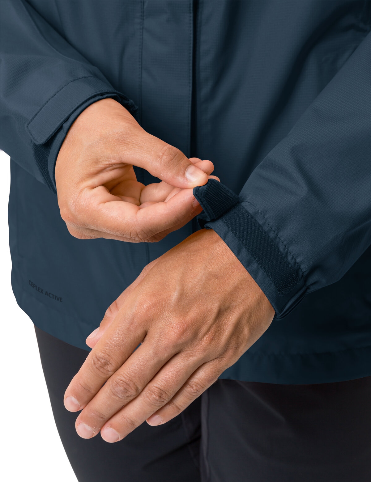 VAUDE Fahrradjacke »WOMEN'S ESCAPE BIKE LIGHT JACKET« 1 Stk. tlg. winddicht, wasserdicht, atmungsaktiv, mit leichtem Netzfutter