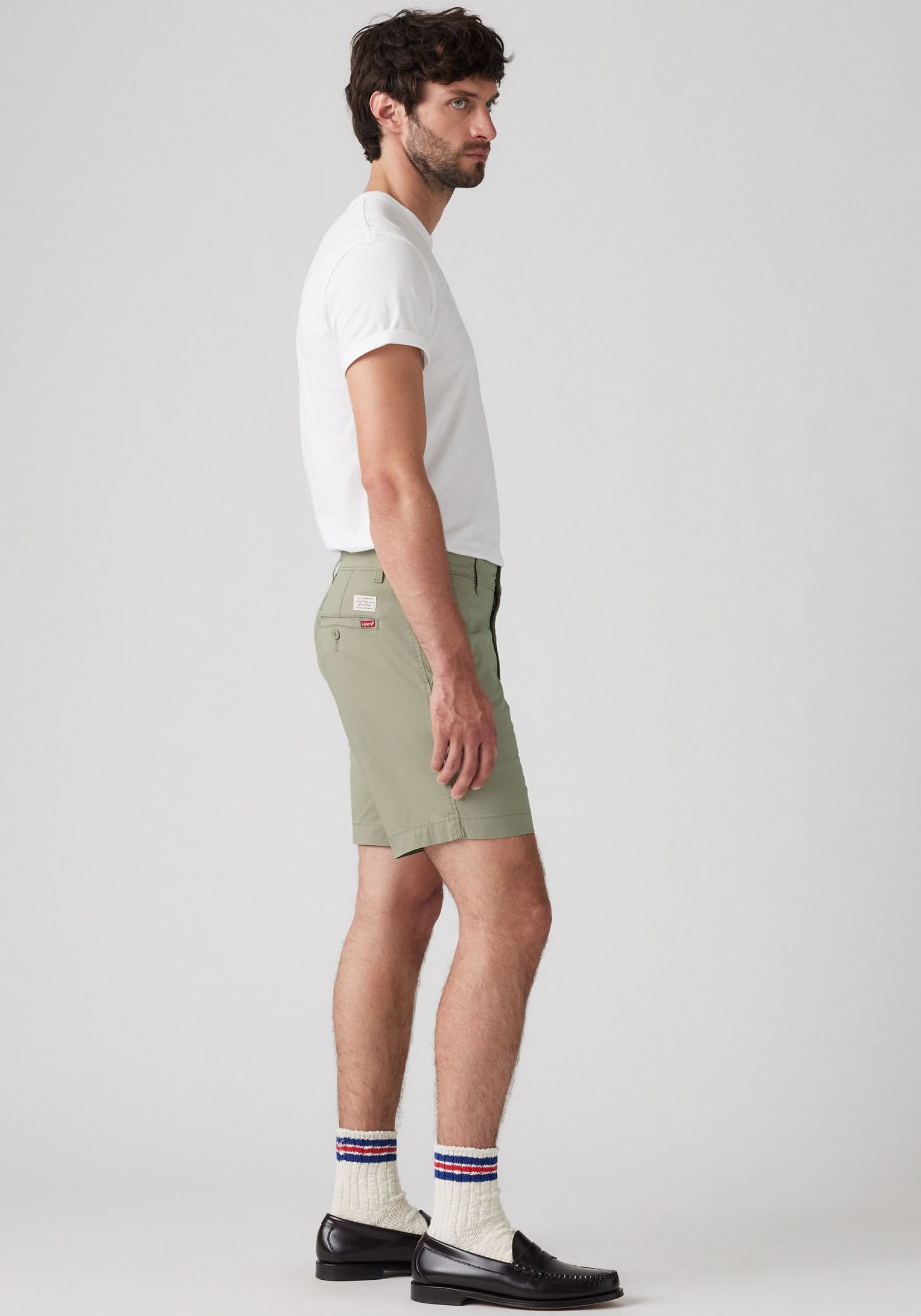 Levi's® Chinoshorts »XX CHINO SHORT II«, Sommerhose mit Logobadge
