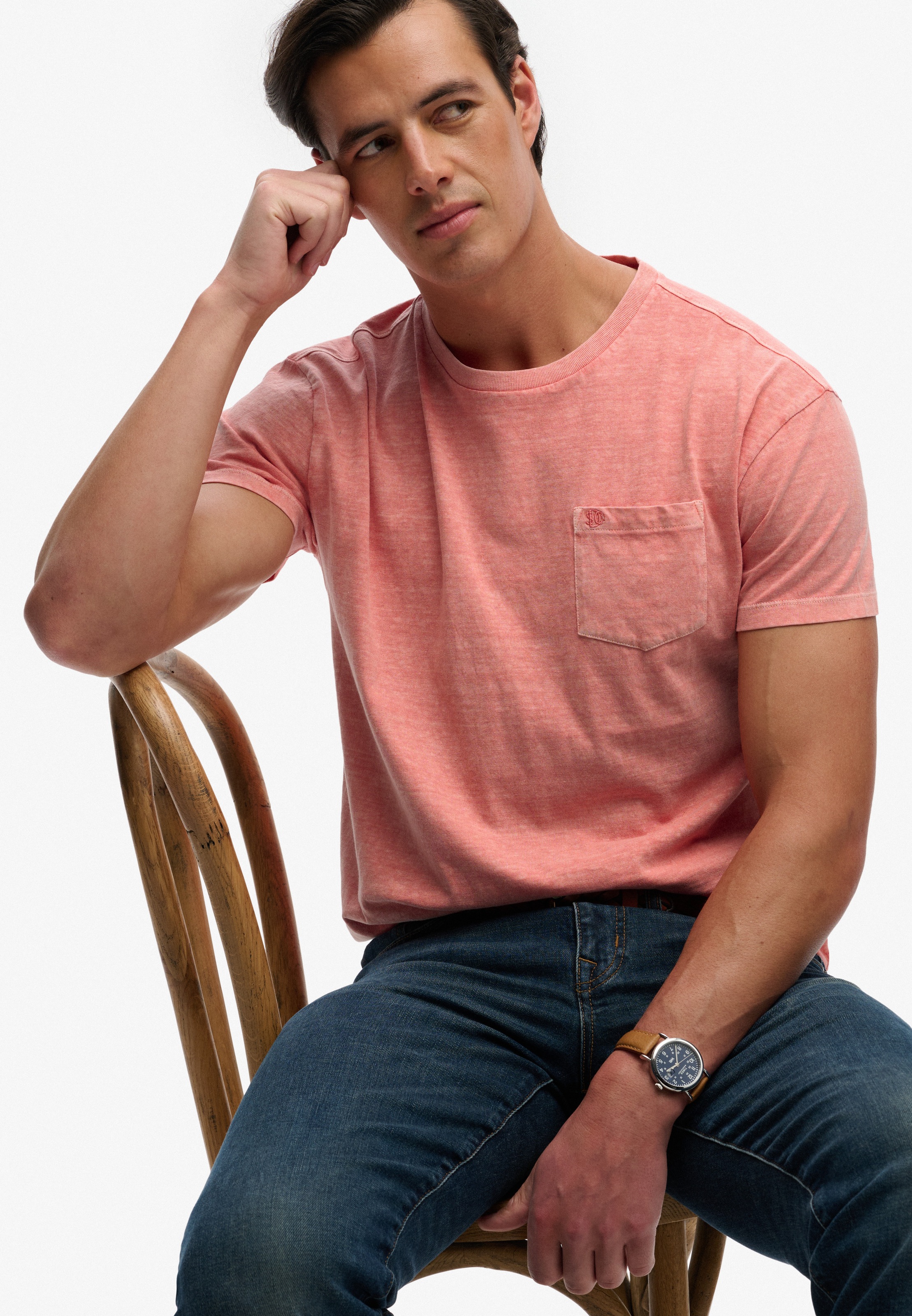 Superdry Rundhalsshirt »COTTON CLASSIC LINEN PKT TEE« Baumwollmischung, relaxed fit aus luftig leichtem Baumwoll-Leinen-Mix