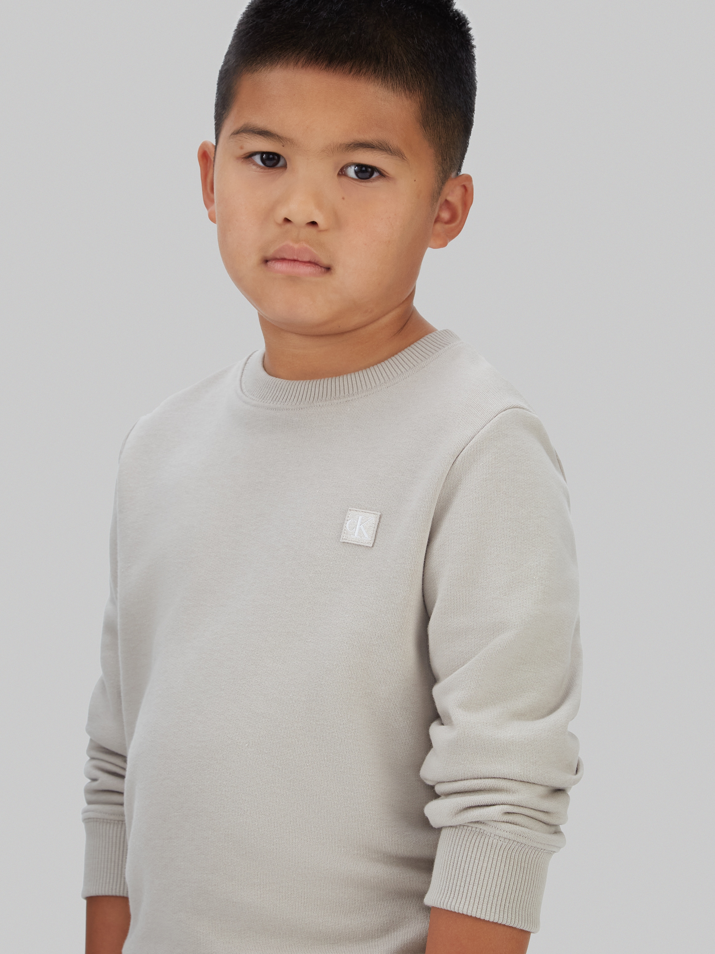 Calvin Klein Jeans Sweatshirt »MONO MINI BADGE REG CN«, für Kinder bis 16 Jahre mit Logoschriftzug
