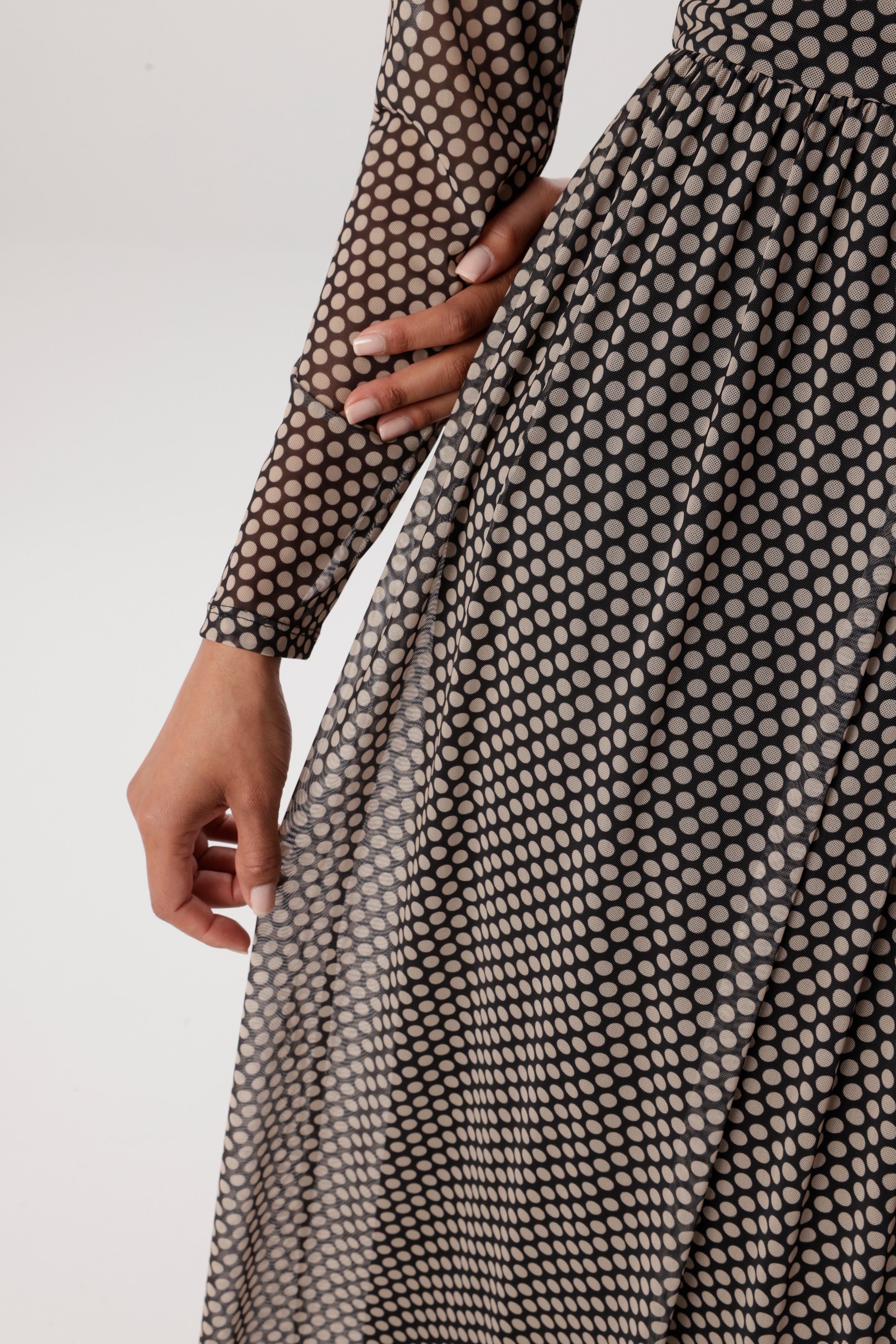 Aniston SELECTED Robe midi en qualité mesh avec élastique à la taille - NOUVELLE COLLECTION