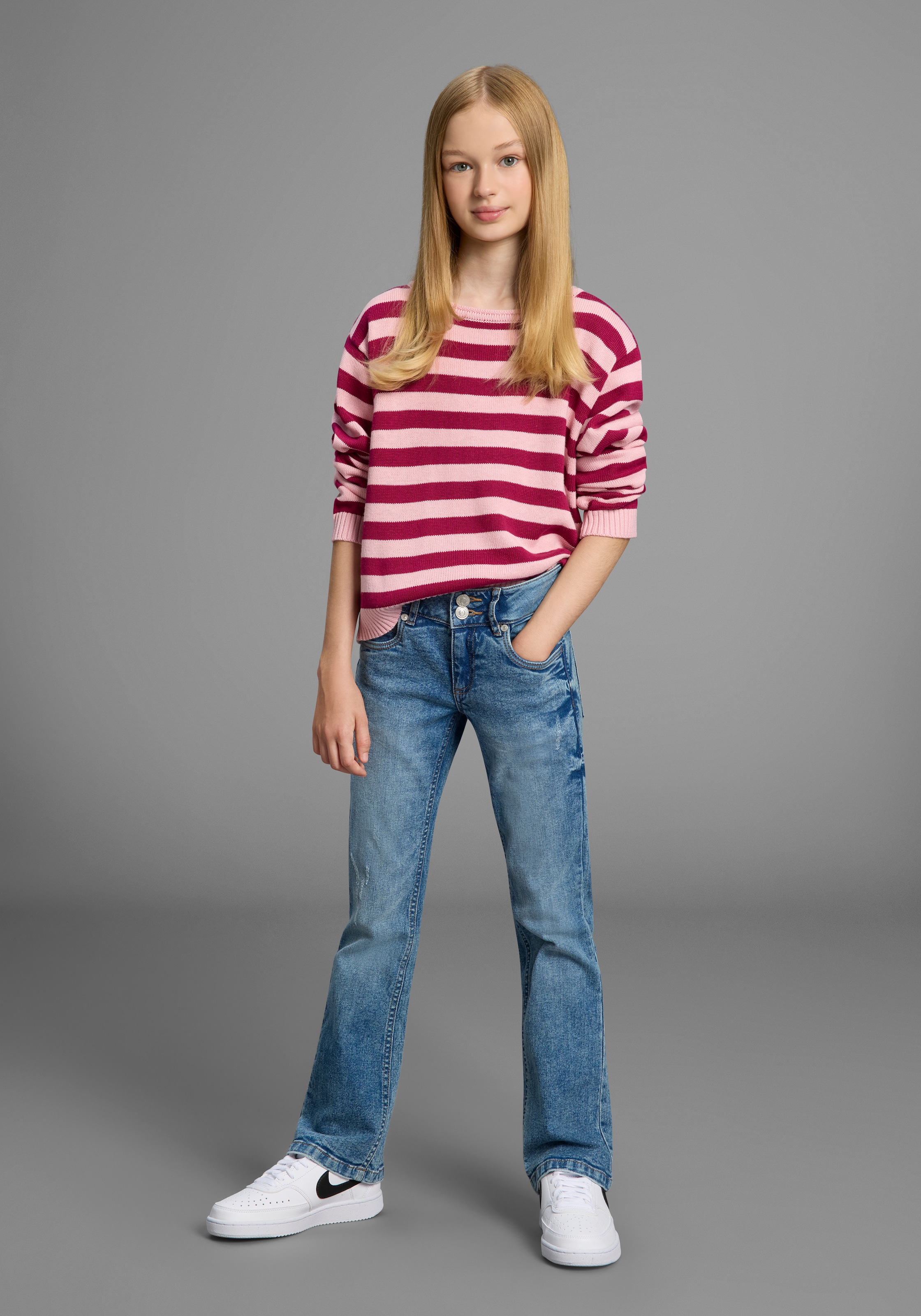 Image of KangaROOS Bootcut-Jeans "Stretchjeans Boot Cut" Modische Jeans, authentische Waschung