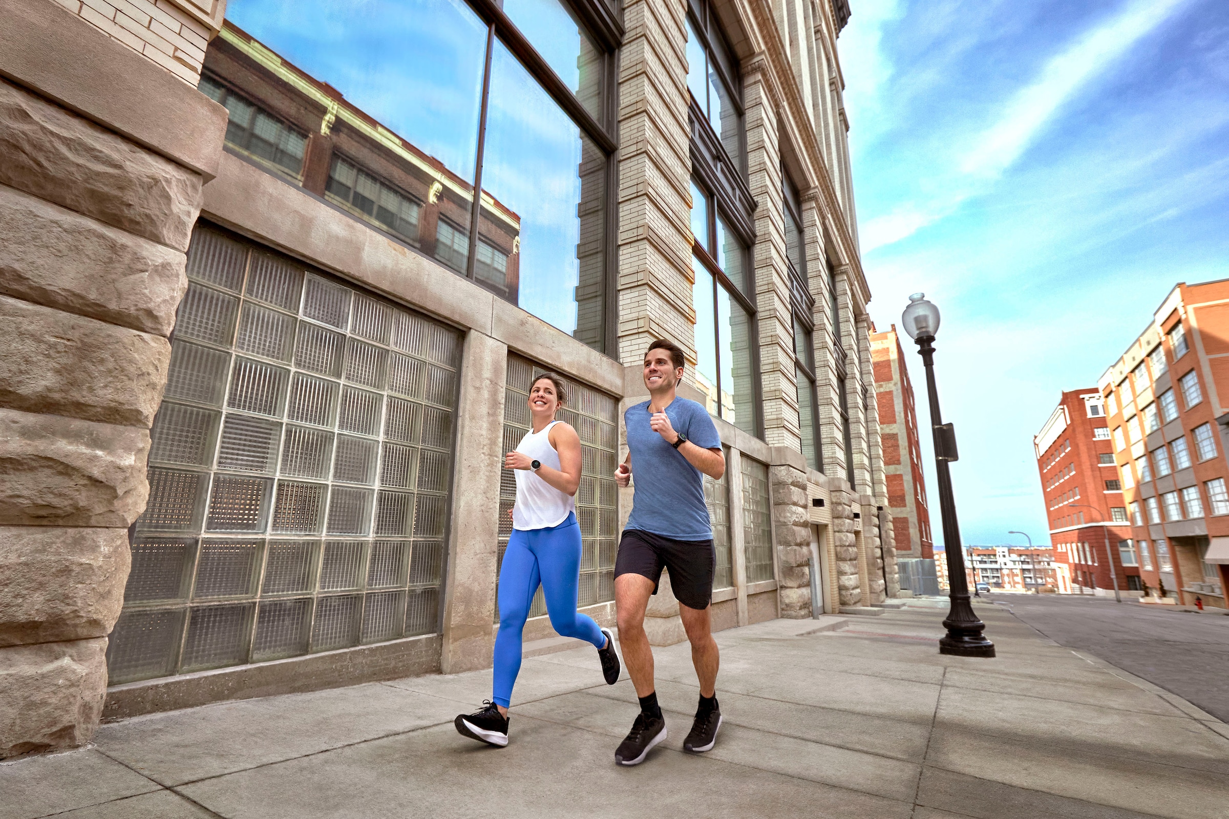 Garmin Smartwatch »FORERUNNER 55 Multisport-« (2,64 cm / 1,04 ″) Garmin