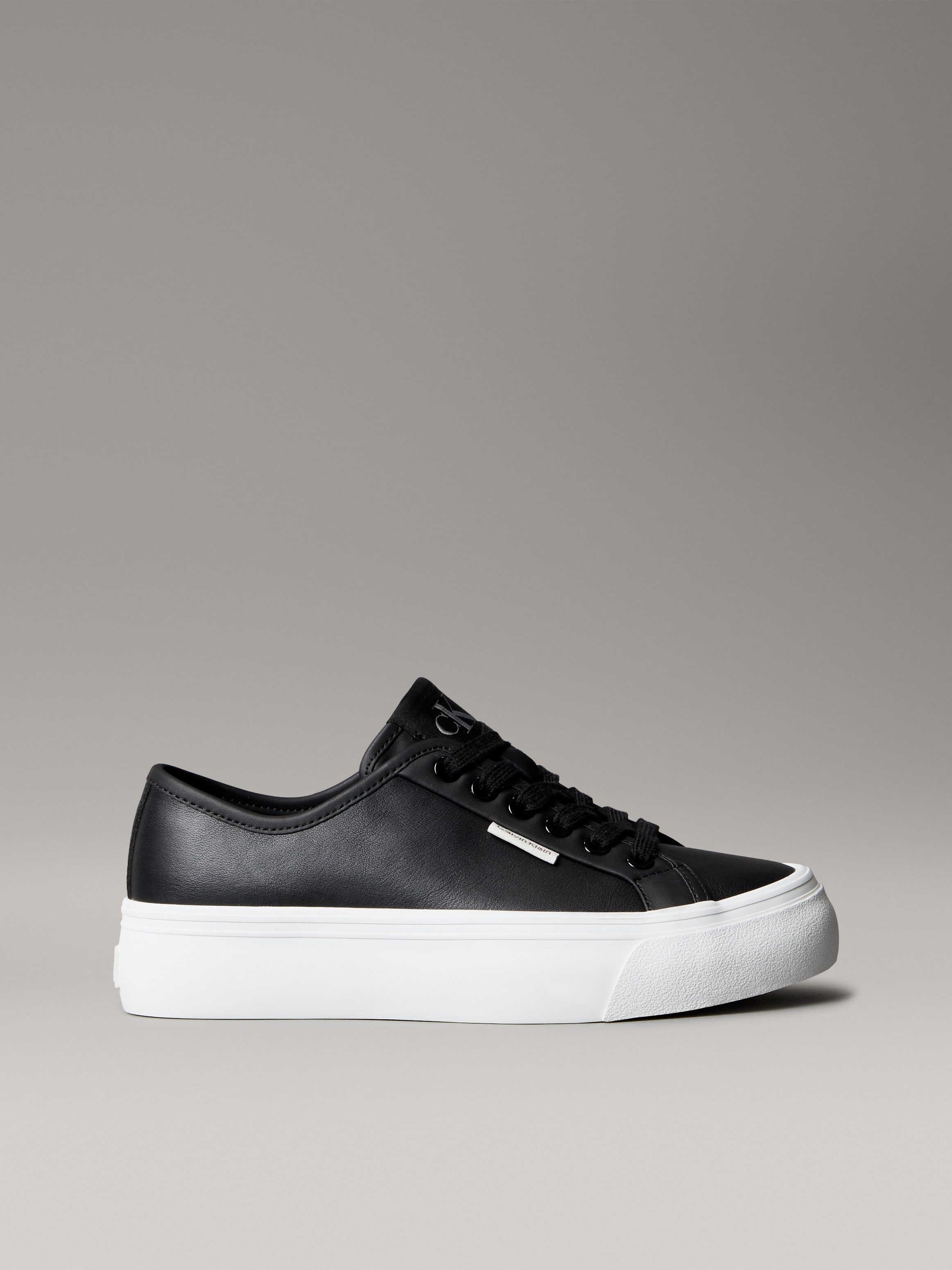 Calvin Klein Jeans Plateausneaker »VULC FLATF LACE UP LTH CK«  Schnürschuh, Halbschuh, Freizeitsneaker mit CK-Logo