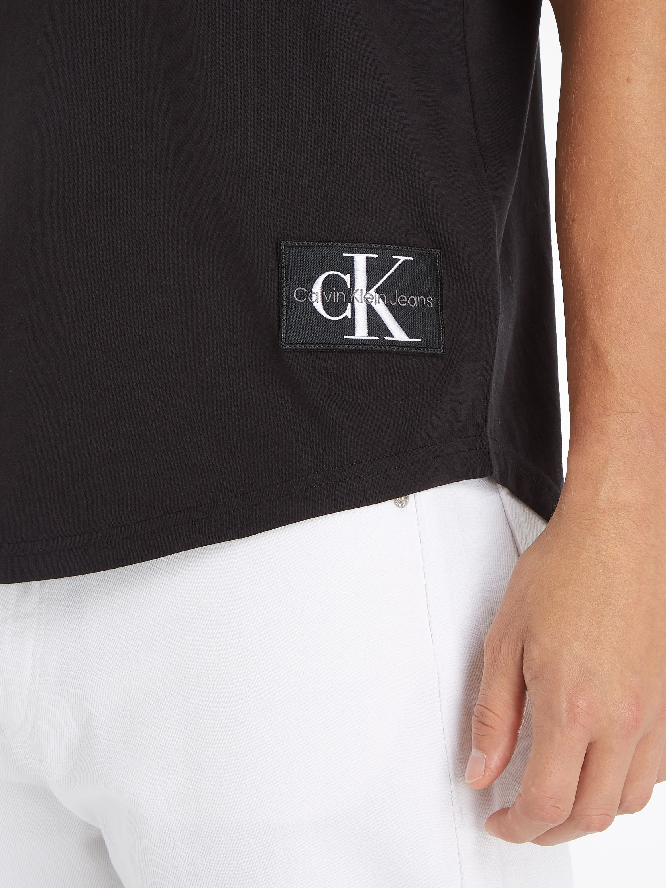 Calvin Klein Jeans T-Shirt »BADGE TURN UP SLEEVE«, mit Logopatch