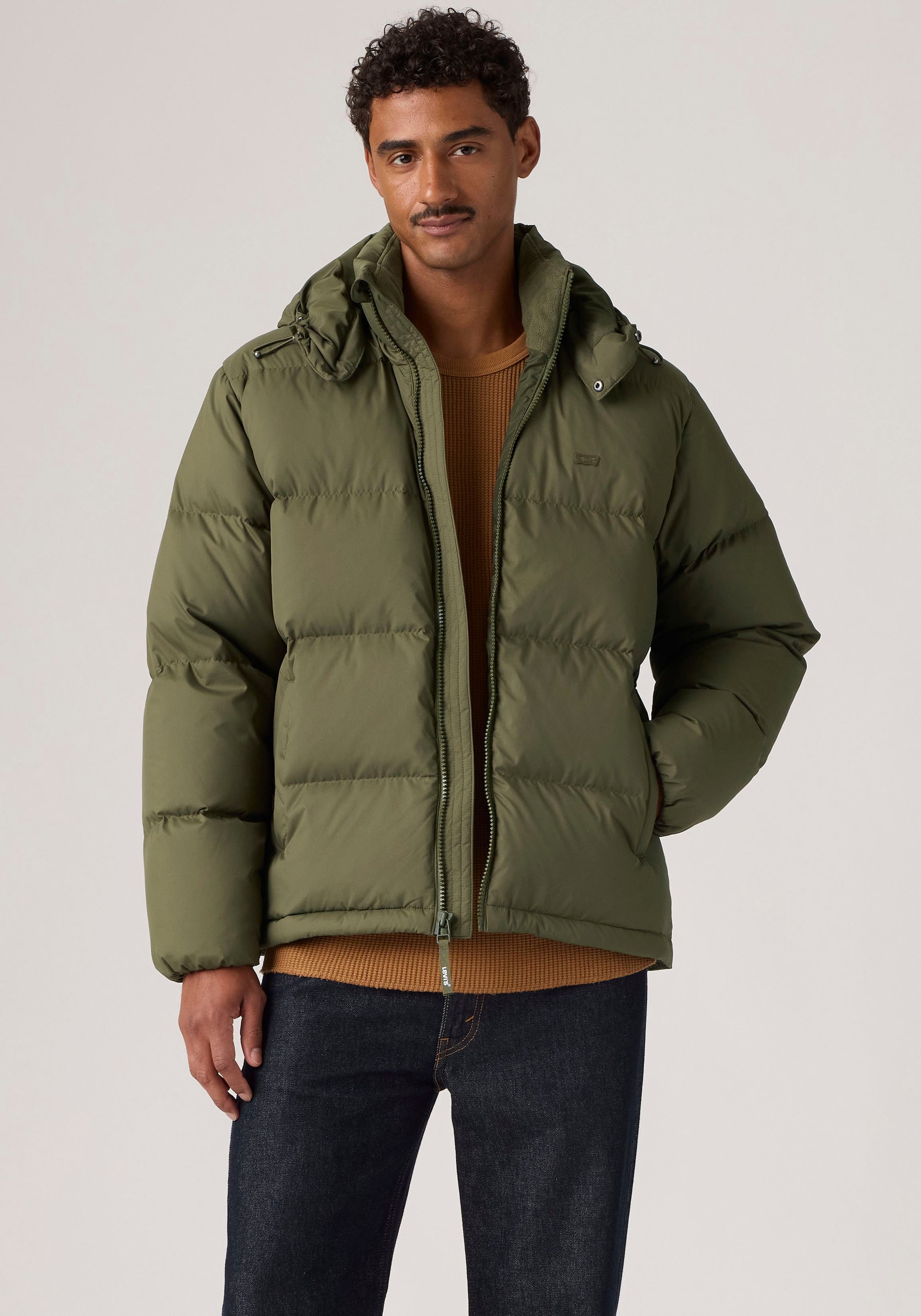 Image of Levis Steppjacke "ROCKWELL HOODED PUFFER 1" mit Kapuze Hoher Stehkragen, wattiert und mit wärmendem Fleece gefüttert