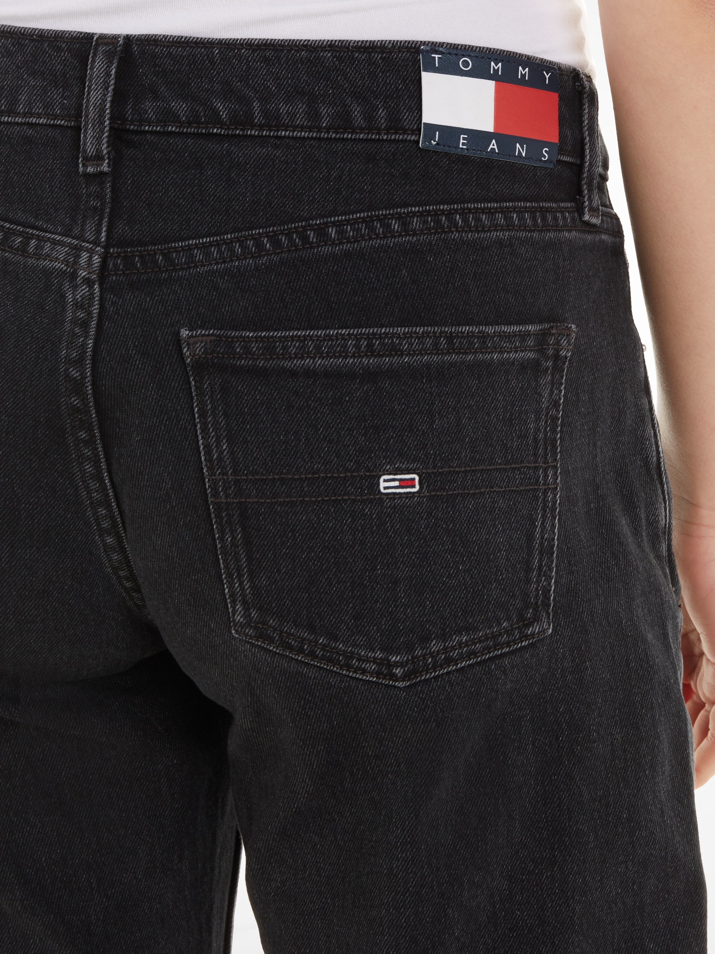 Tommy Jeans Bequeme Jeans »LW STR BH4116«, mit Ledermarkenlabel