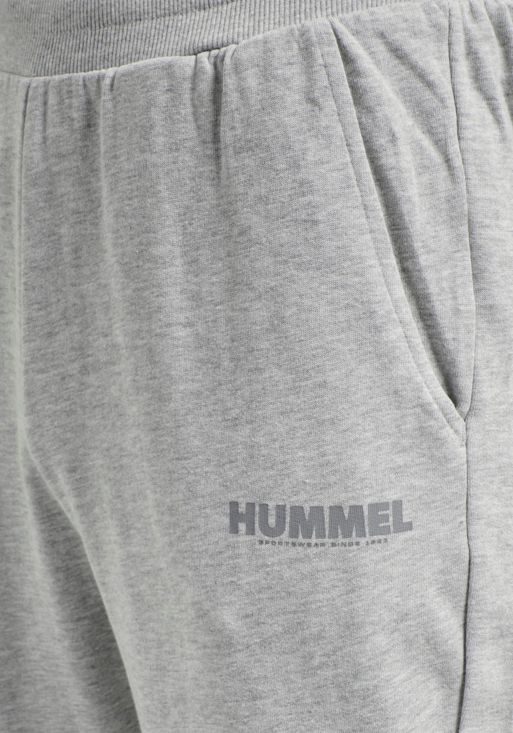 hummel Jogginghose »HMLLEGACY TAPERED PANTS«, (1 tlg.)