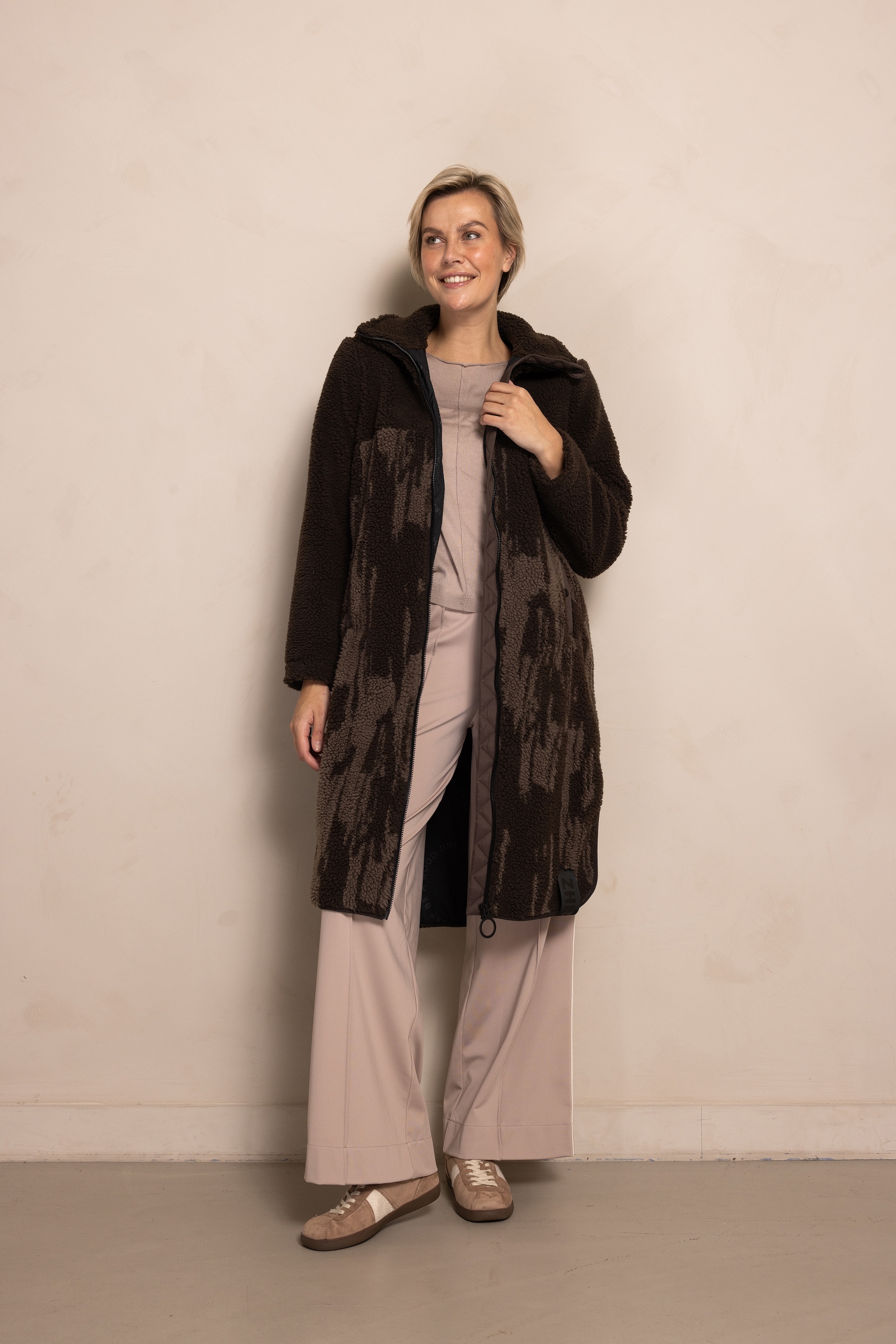 Image of Zhrill Fellimitatmantel "ZHKARTINI" mit hohem Stehkragen, Regular Fit, mit Eingrifftaschen, casual Stil