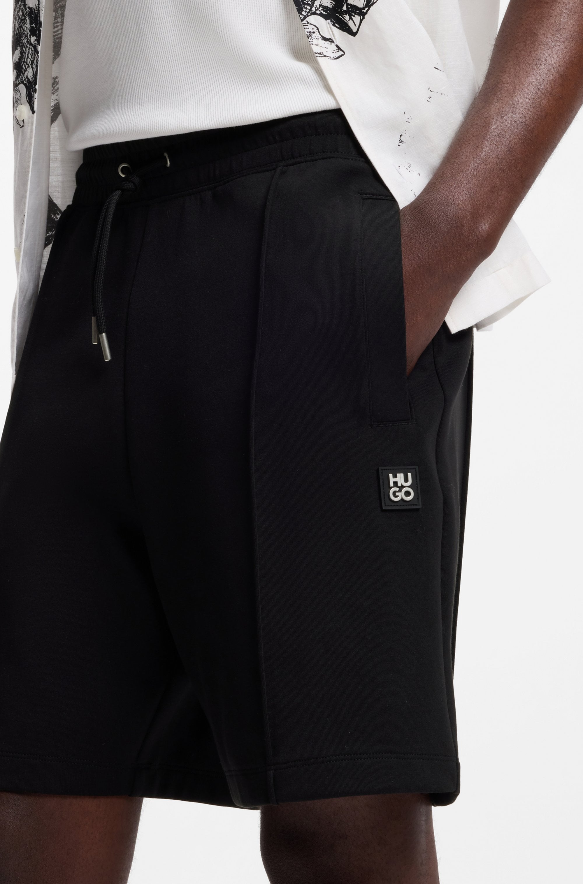 HUGO Sweatshorts »Dimacshort«  Regular Fit, Baumwoll-Mix, Eingrifftaschen