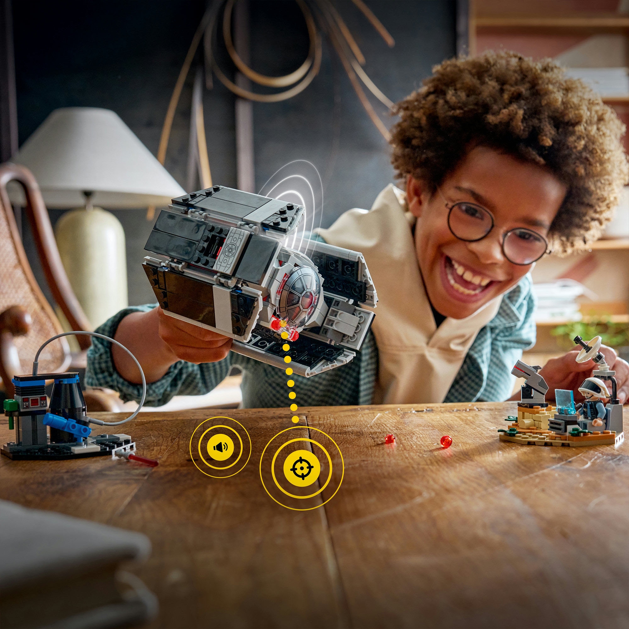 LEGO® Pions de construction »SMART Play: Darth Vaders TIE Fighter (75421), LEGO Star Wars™« inklusive SMART Brick; mit Licht- und Soundeffekten