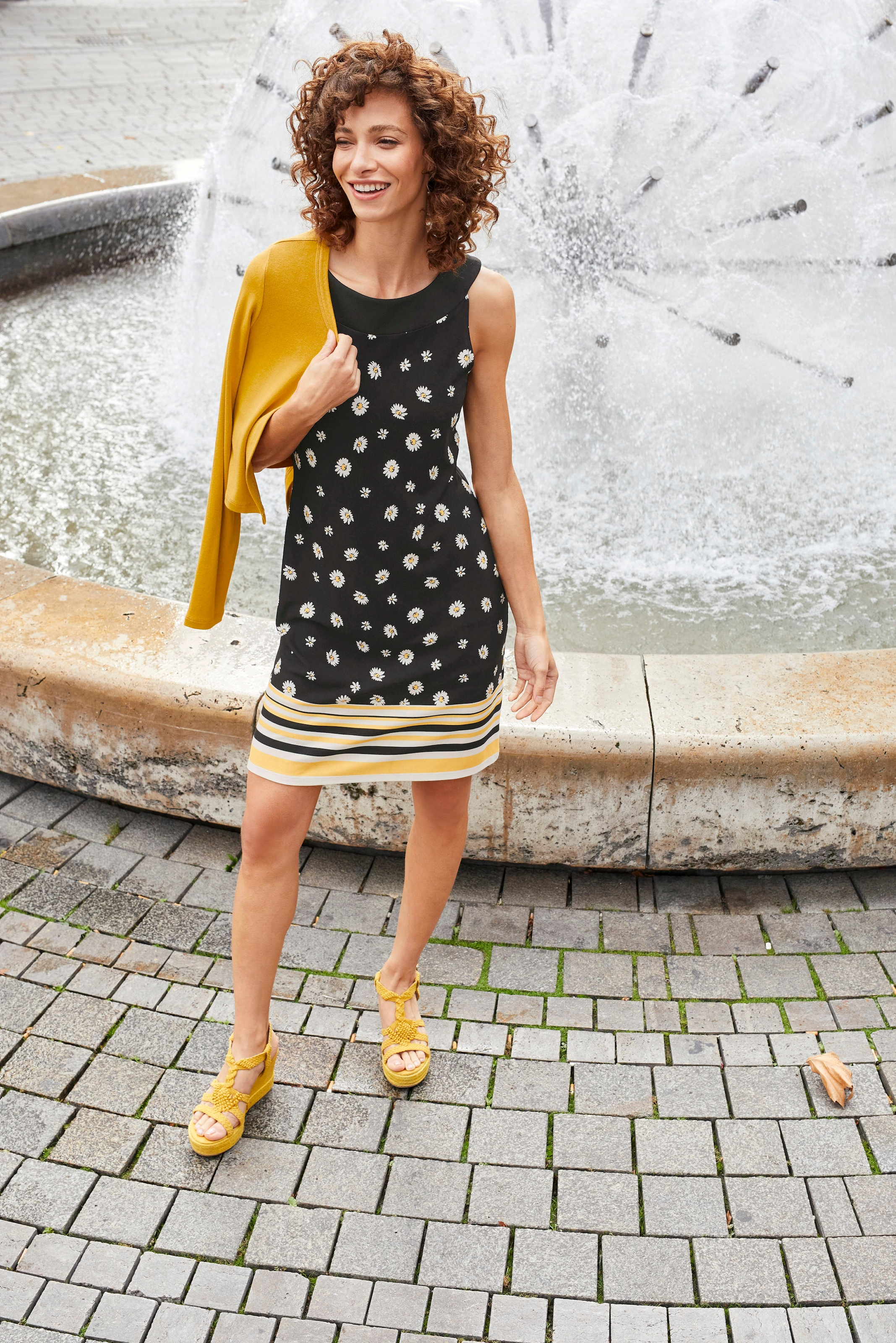 SELECTED Sommerkleid, versandkostenfrei Gänseblümchen-Druck ♕ kaufen Aniston mit