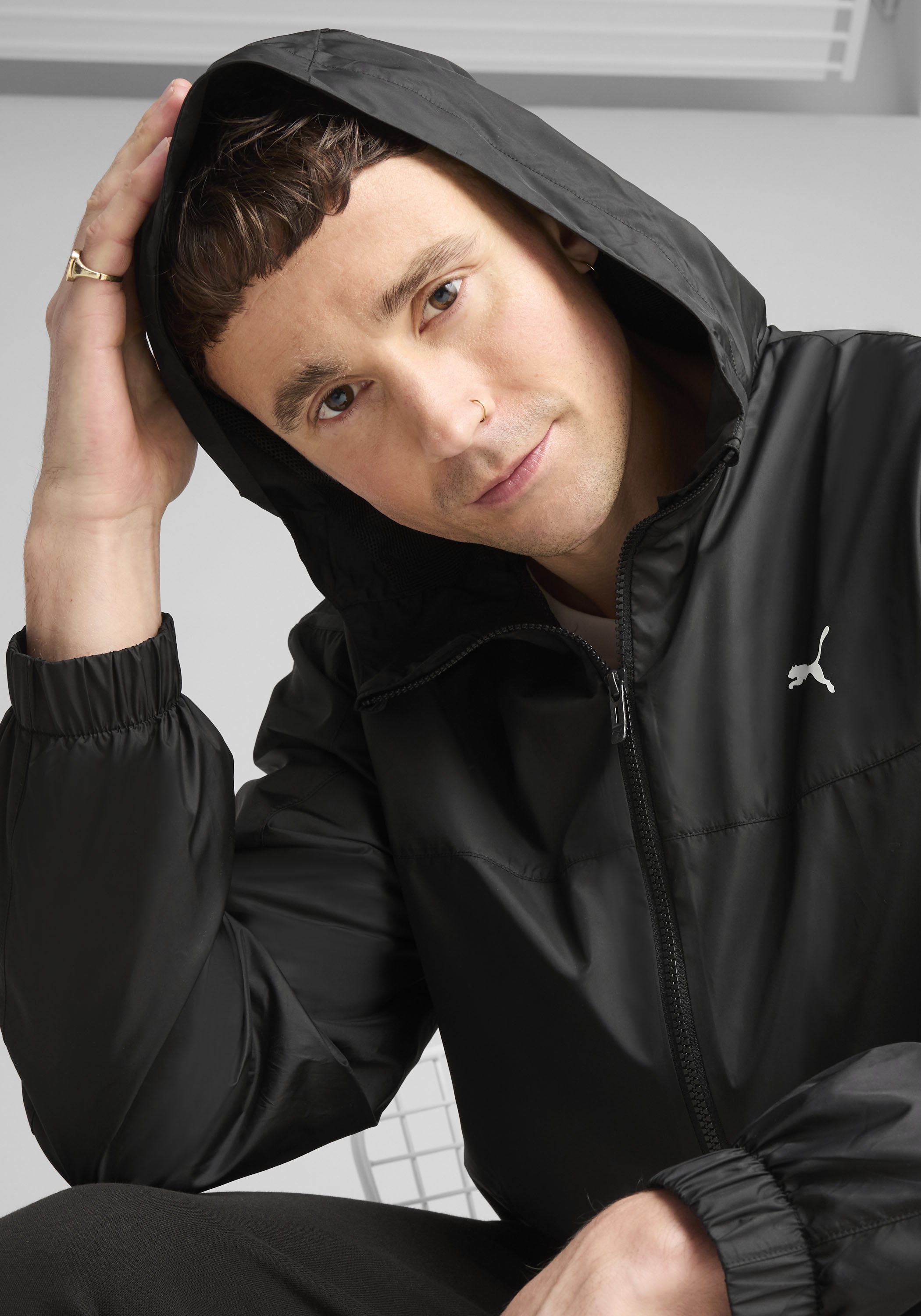 PUMA Coupe-vent »ESS UV RELAXED WINDBREAKER M« mit Kapuze mit Eingrifftaschen, mit WindCELL Technologie, wärmeisolierend