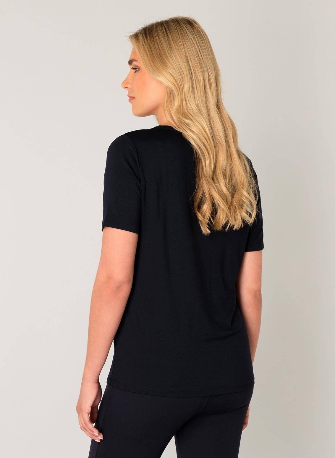 Base Level T-Shirt »Yanic«, mit V-Ausschnitt