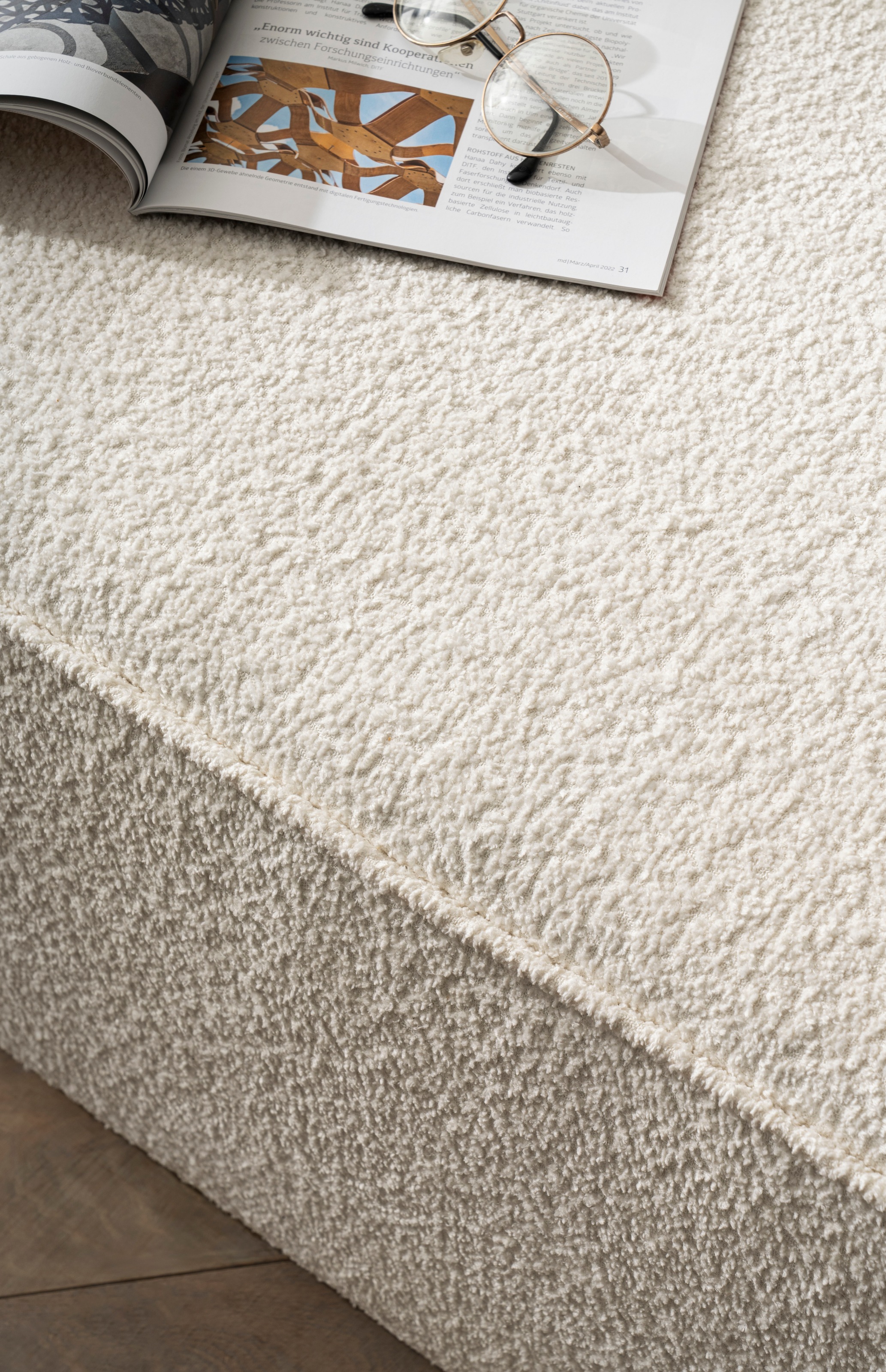 LeGer Home by Lena Gercke 2,5-Sitzer »ISALIE, rundes Loungesofa, mit Kissen, perfekt gepolstert«, moderne Stoffe, mit 4 Zierkissen, extra grosse Sitzfläche